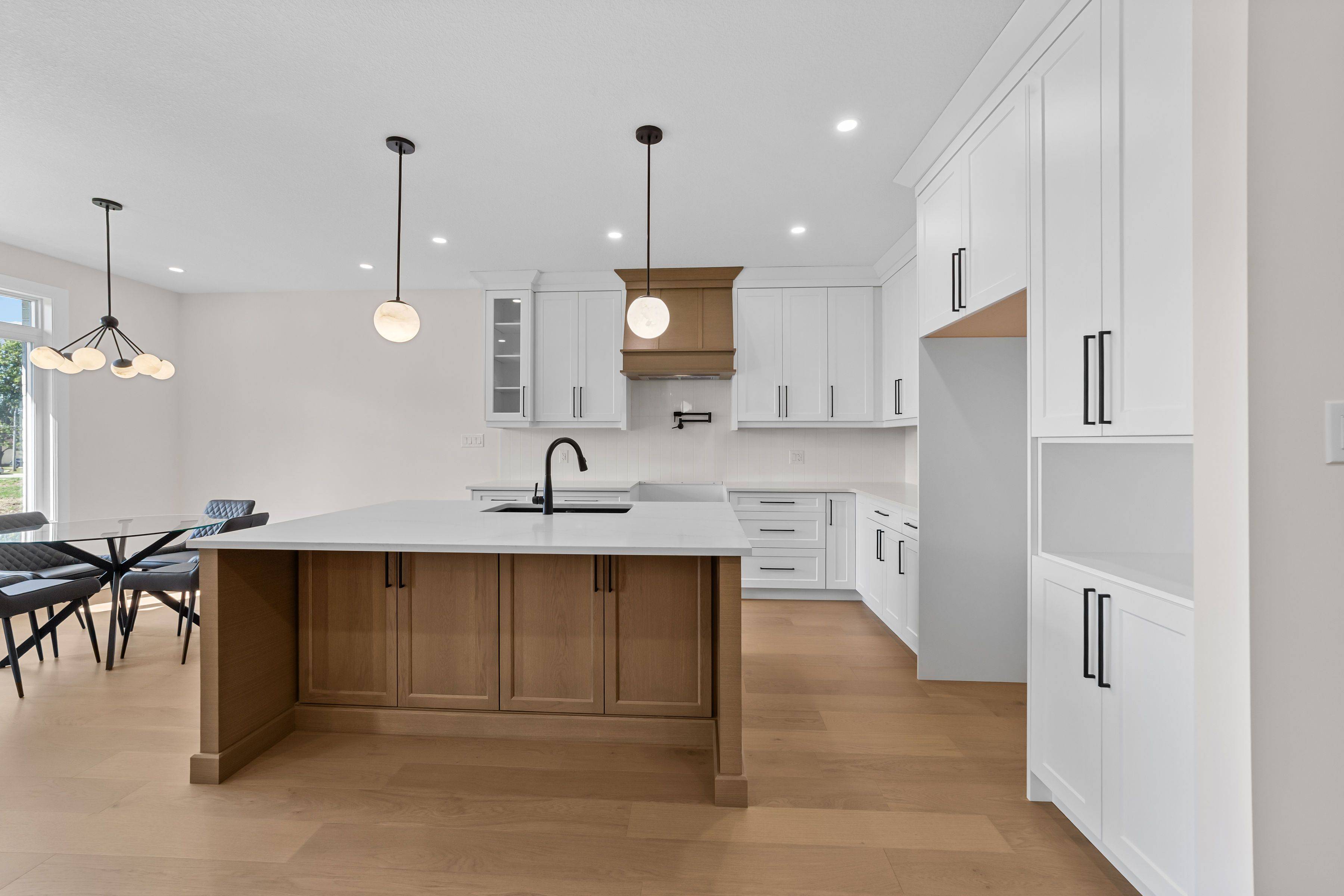 Warwick, ON N0M 2S0,408 Erie ST