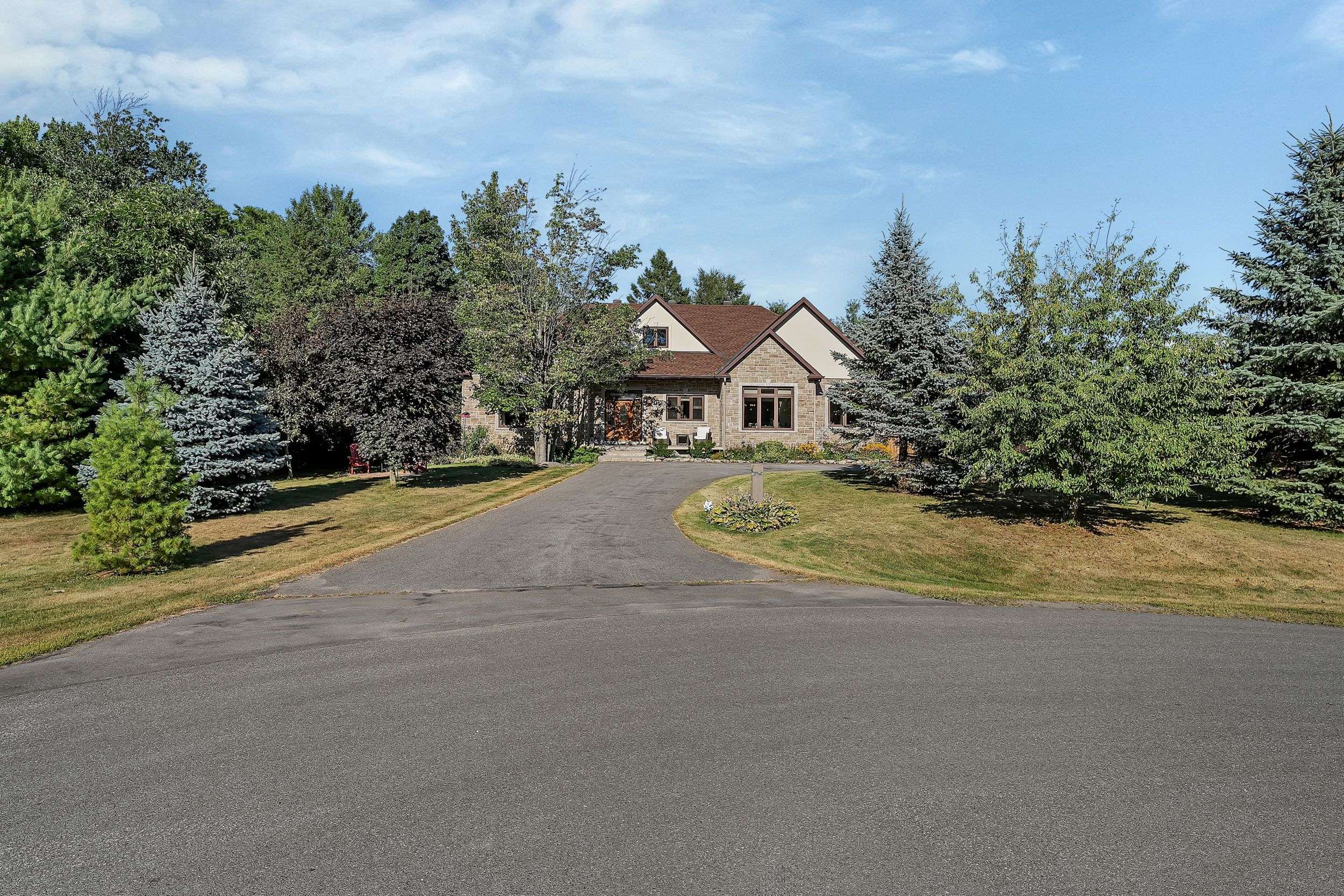 Kanata, ON K2W 1B5,1836 Whitemarsh CRES