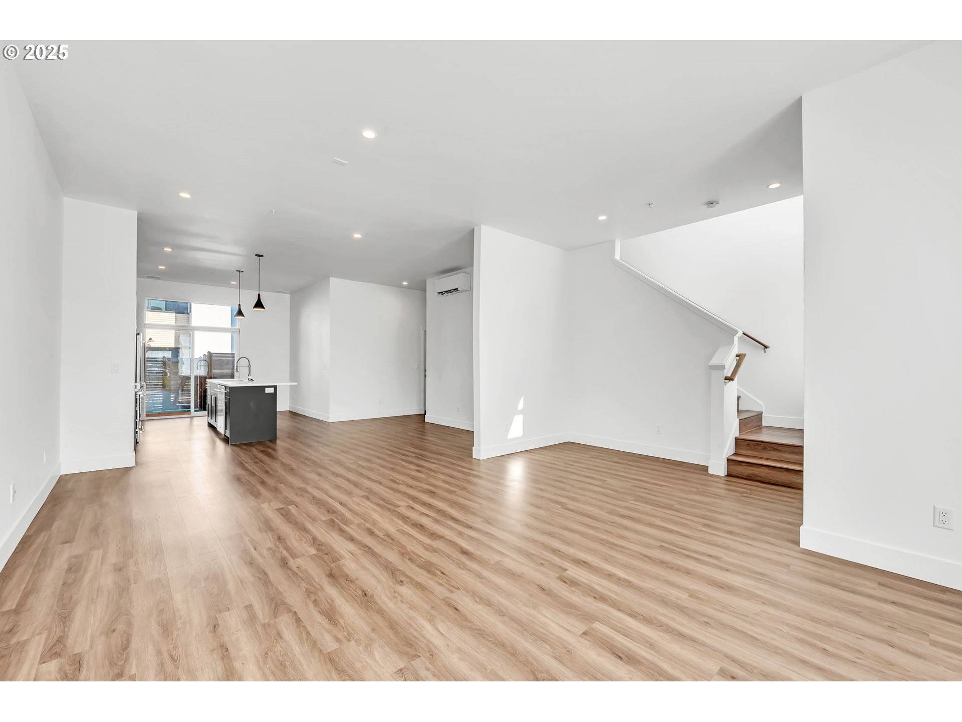 Eugene, OR 97405,193 E 20TH AVE