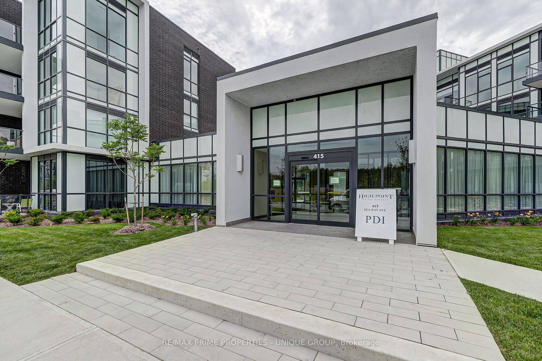 Innisfil, ON L9S 0R5,415 Sea Ray AVE #427