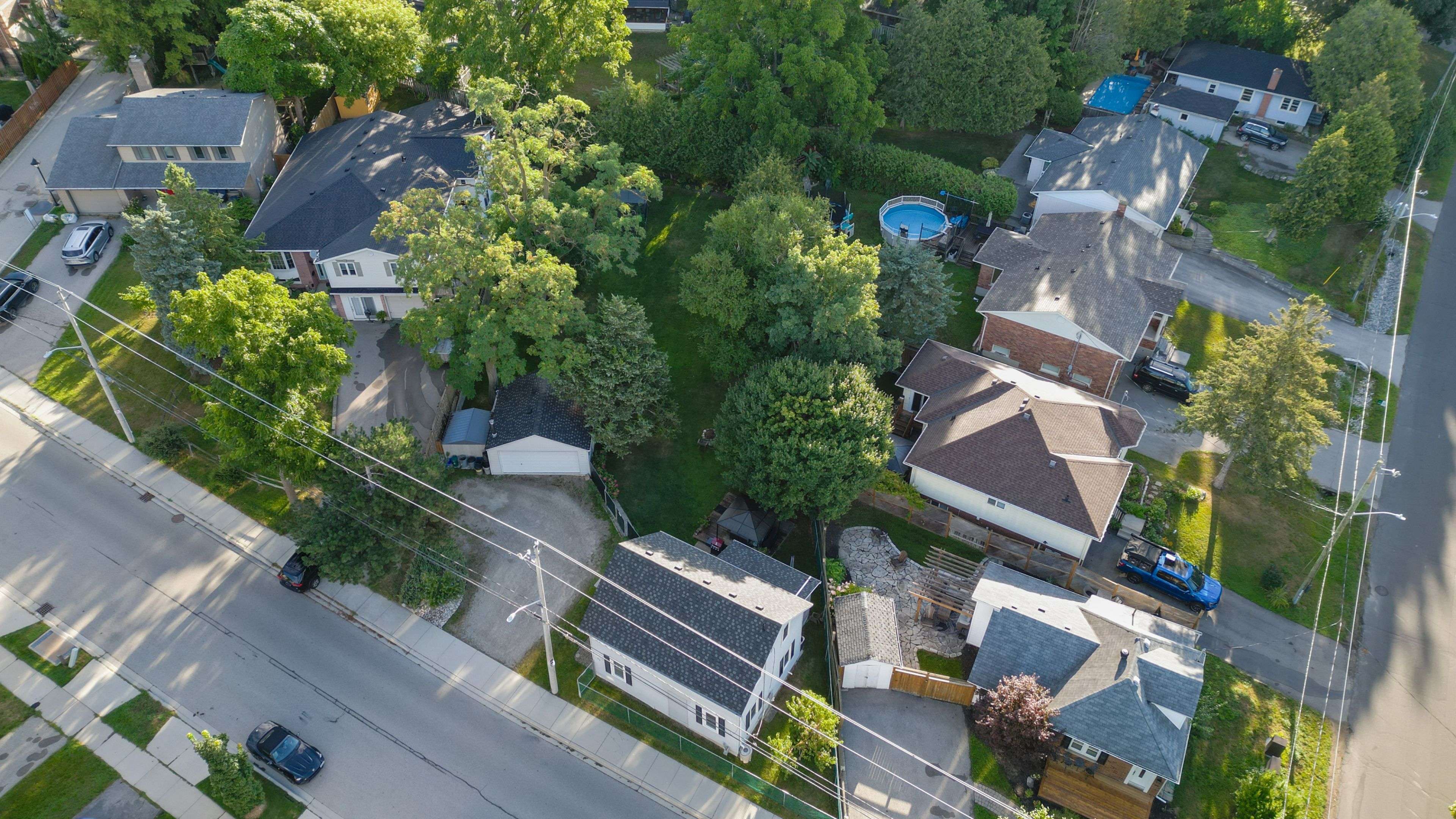 Kitchener, ON N2K 1S3,64 Woolwich ST