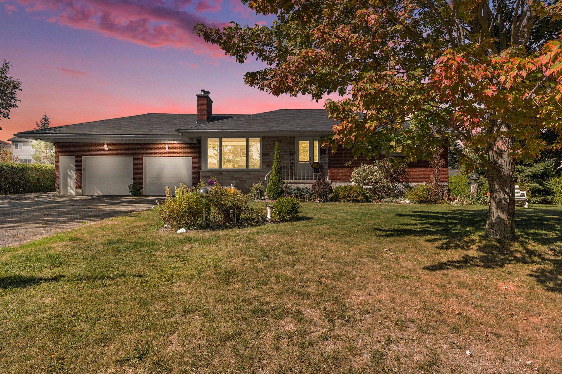 Mcnab/braeside, ON K7S 3G9,32 Wabalac DR