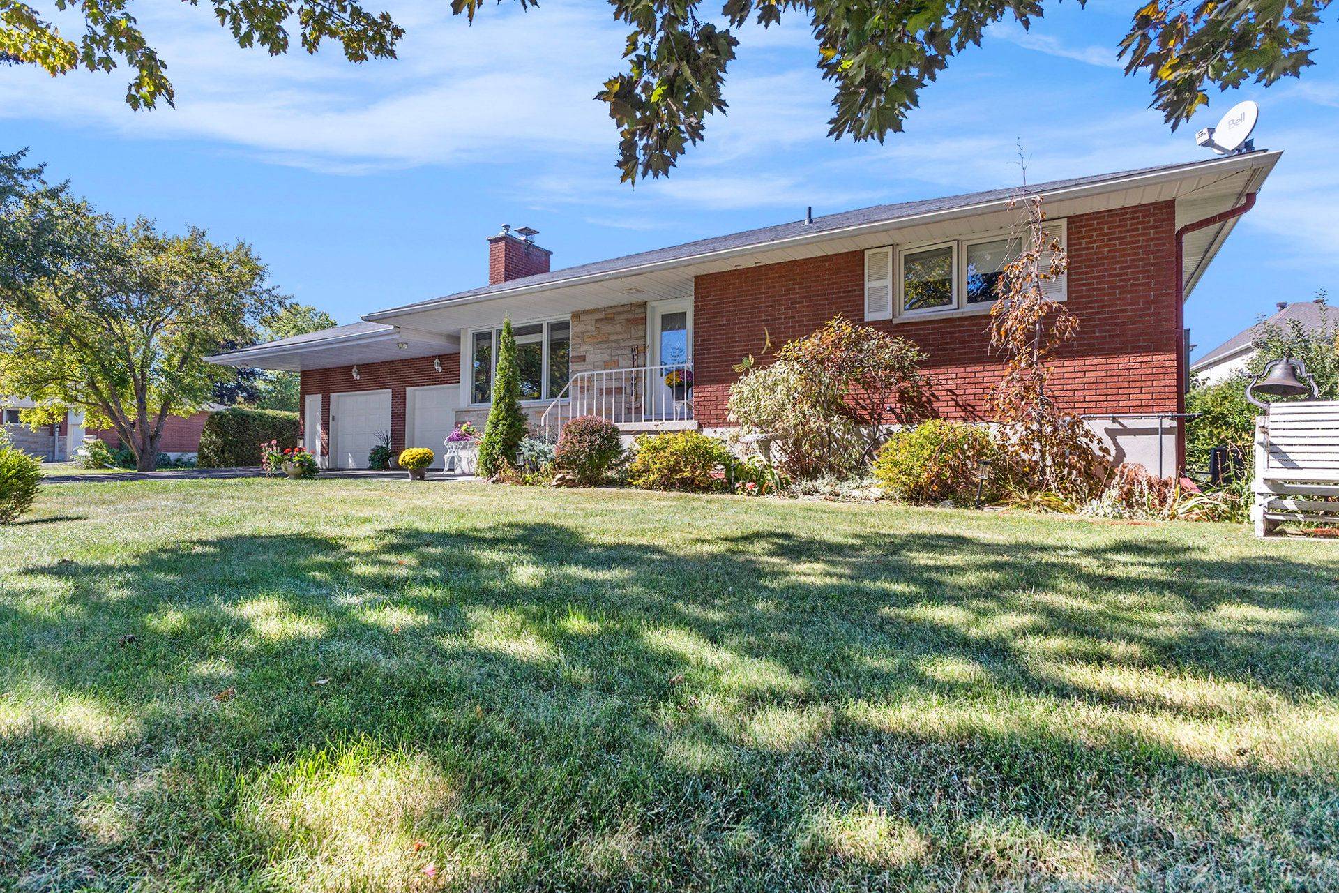 Mcnab/braeside, ON K7S 3G9,32 Wabalac DR