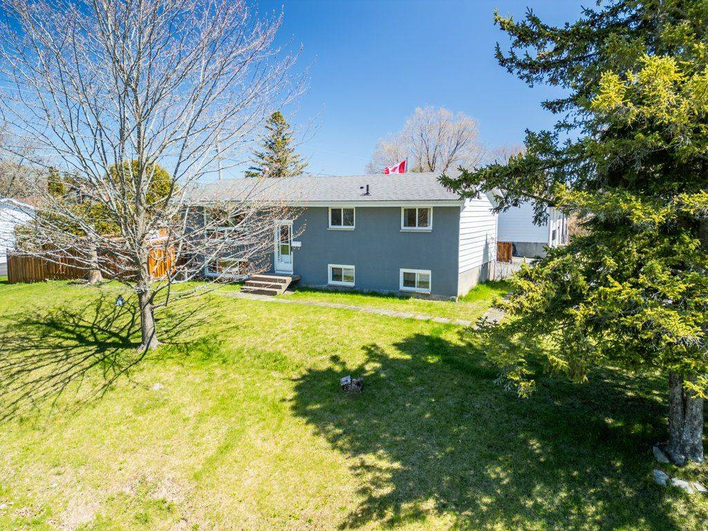 Loyalist, ON K7N 1P5,3 Deerfield ST