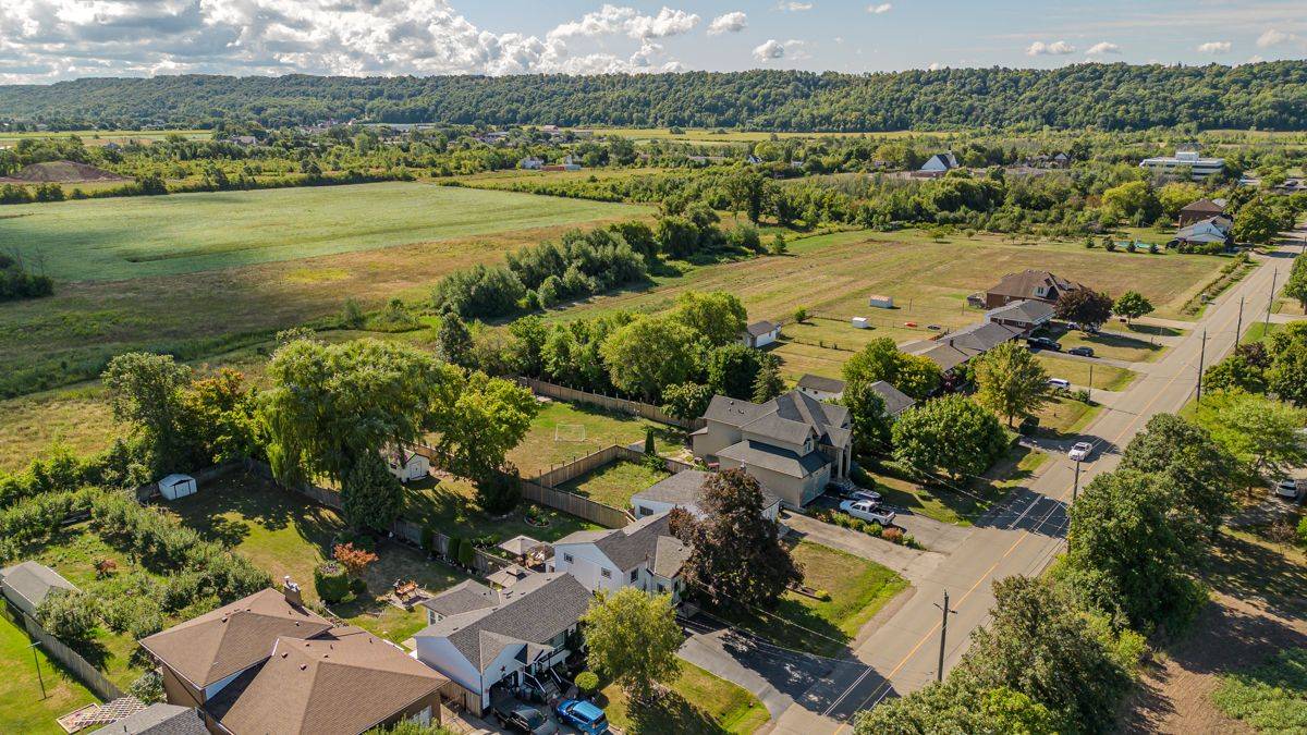 Hamilton, ON L8E 5J5,270 Jones RD