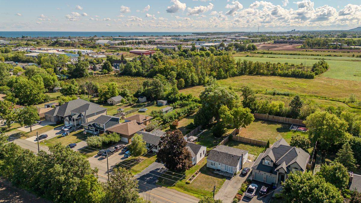 Hamilton, ON L8E 5J5,270 Jones RD