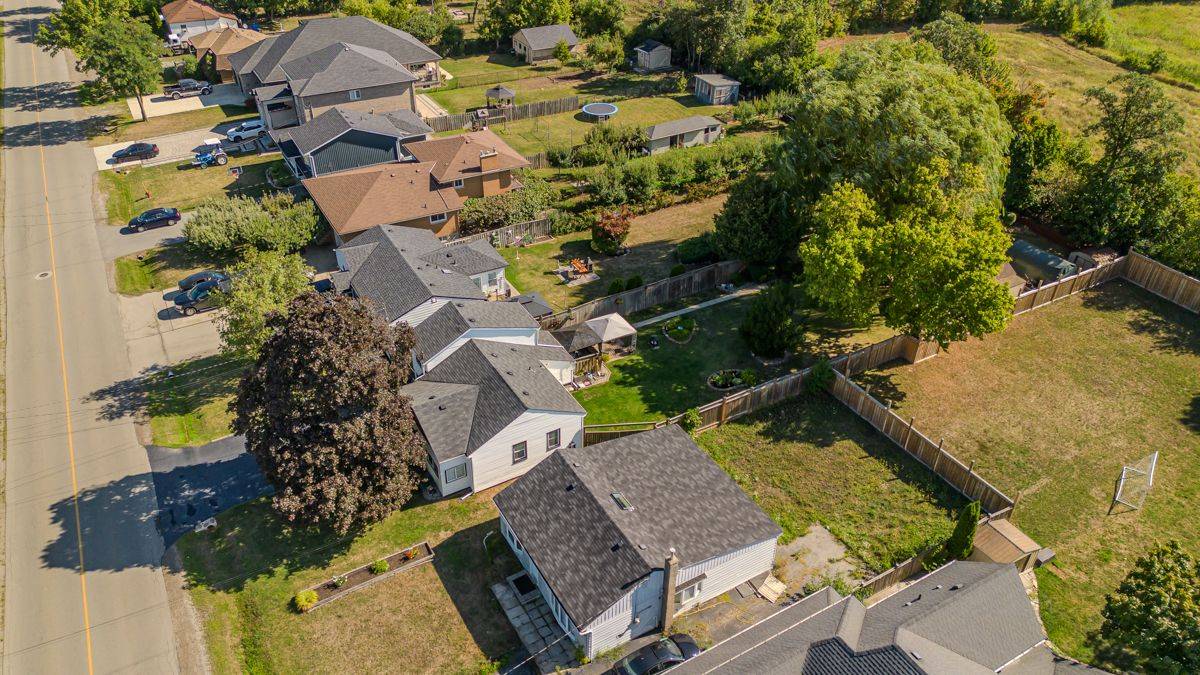 Hamilton, ON L8E 5J5,270 Jones RD