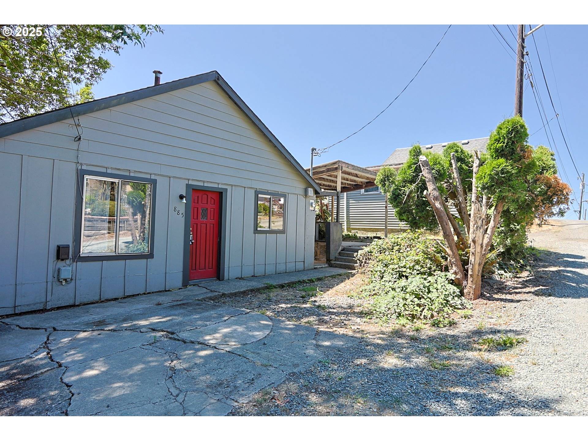 Coquille, OR 97423,885 E 10TH ST