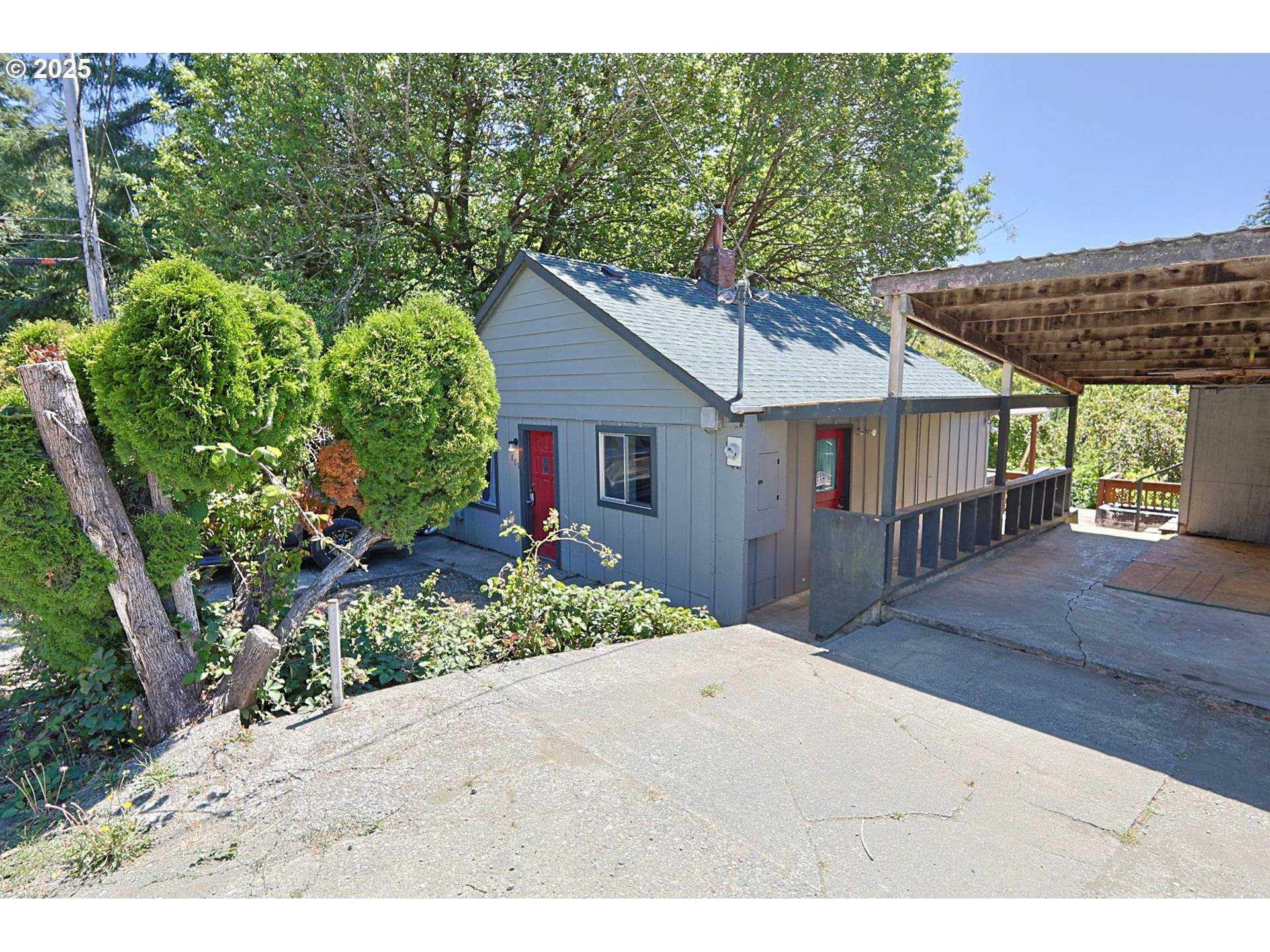 Coquille, OR 97423,885 E 10TH ST