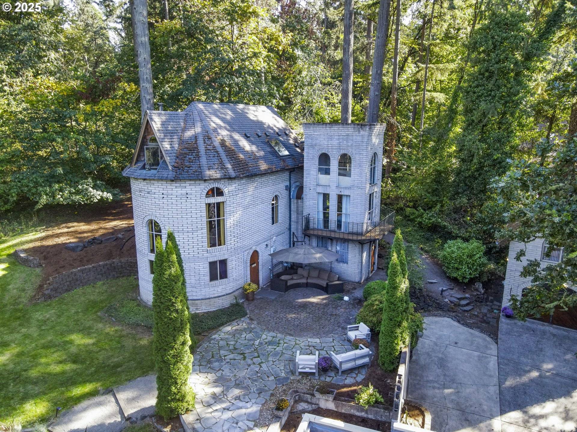 Eugene, OR 97403,1820 E 28TH AVE