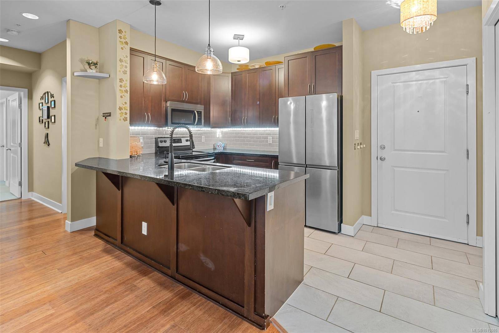 Langford, BC V9B 2R9,608 Fairway Ave #108