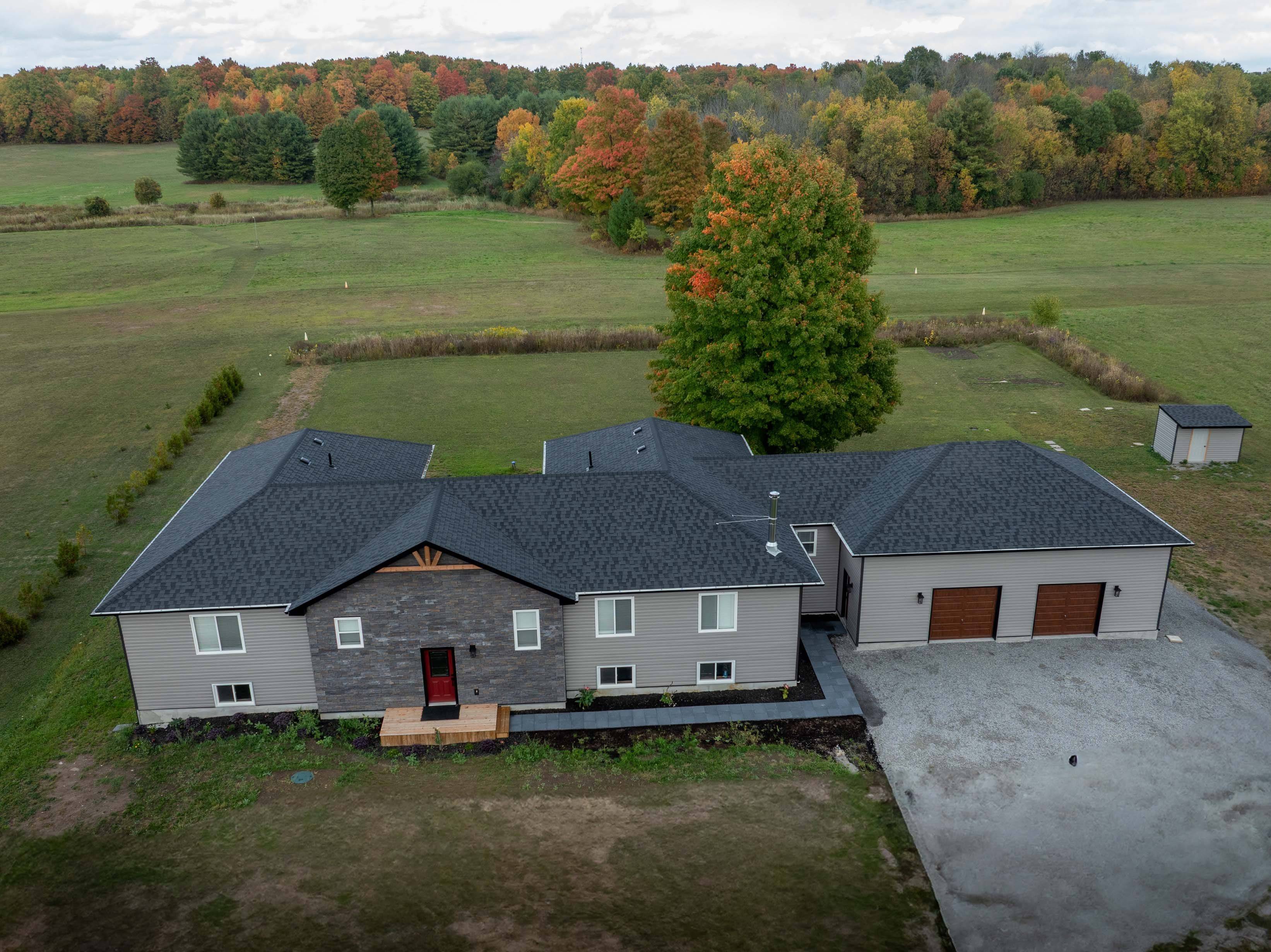 Rideau Lakes, ON K0G 1V0,6B Portland Graphite RD