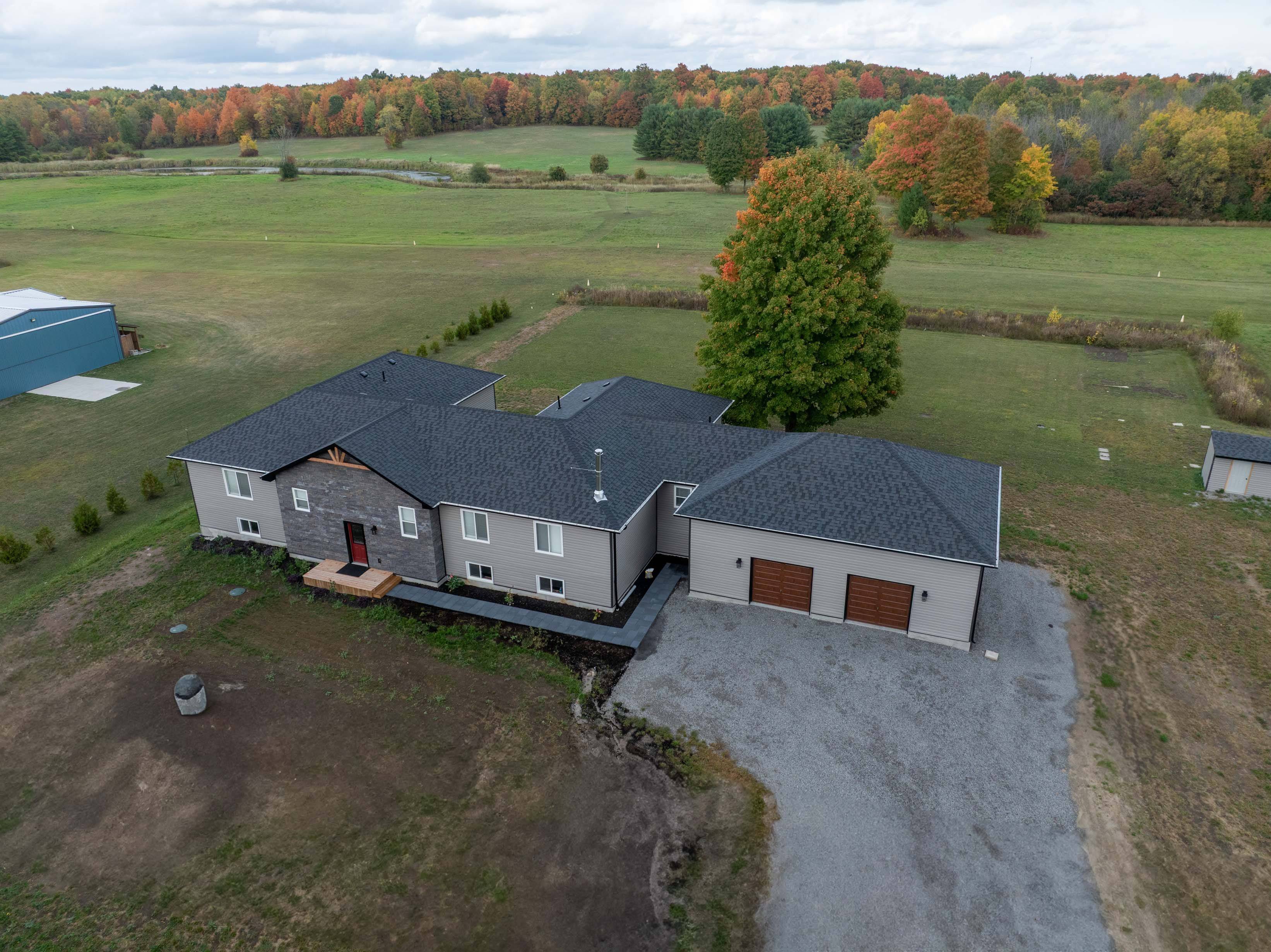 Rideau Lakes, ON K0G 1V0,6B Portland Graphite RD