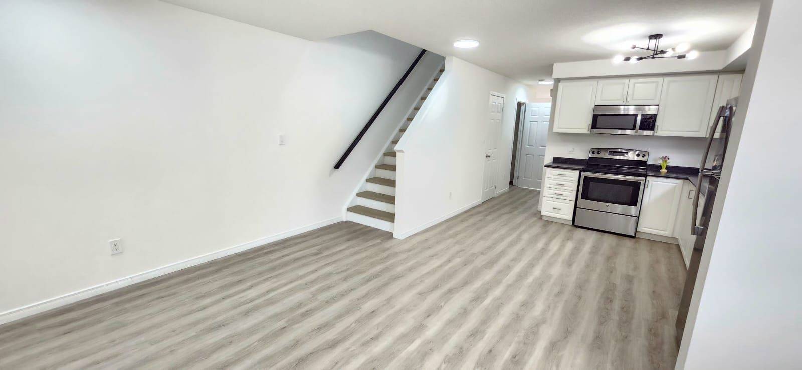 London South, ON N6L 0C7,3200 Singleton AVE #39