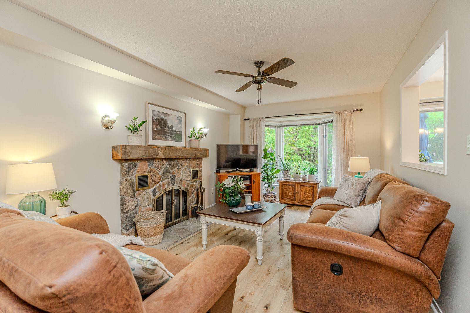 Barrie, ON L4N 7T7,47 Finlay RD