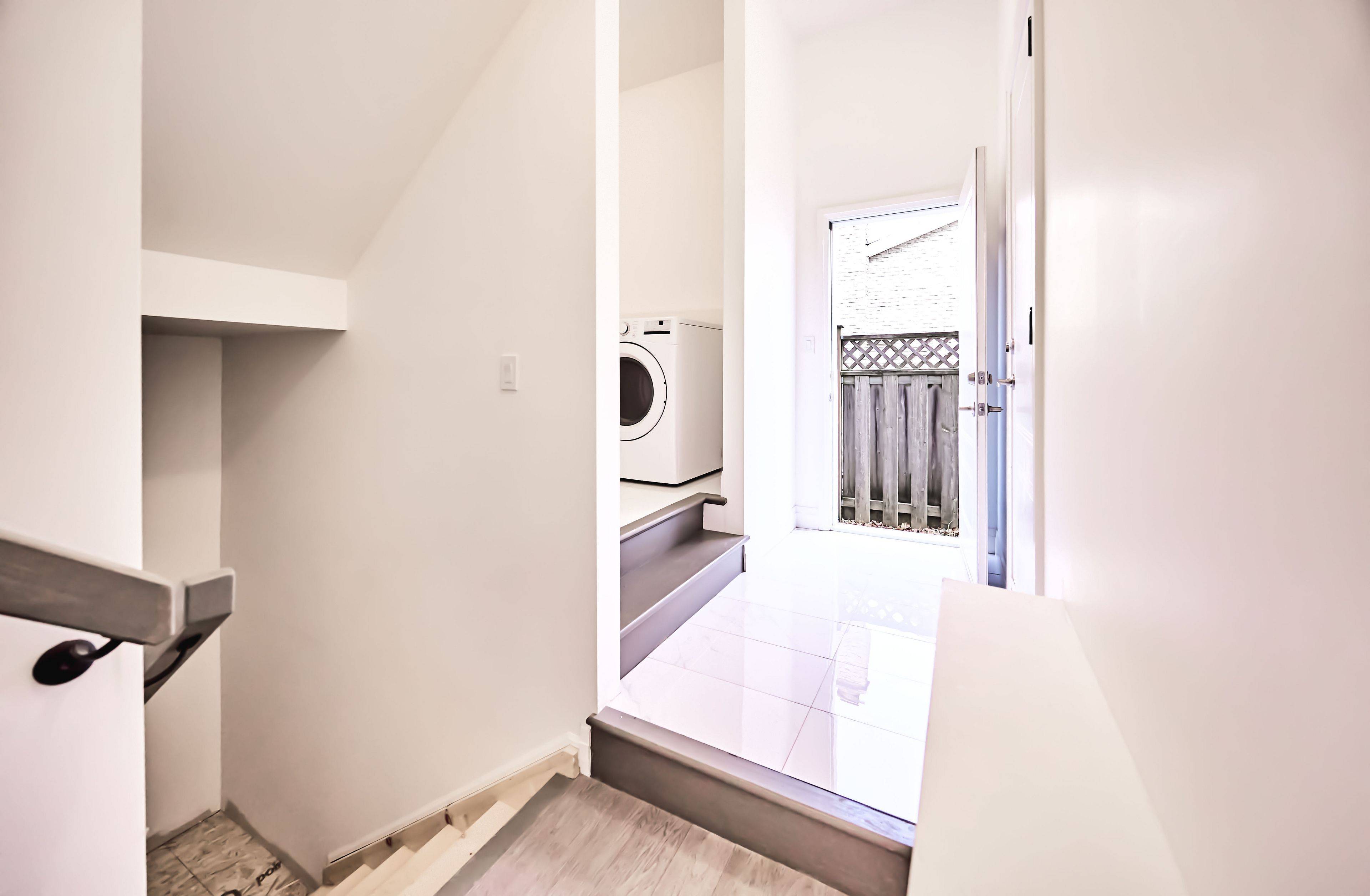 Ingersoll, ON N5C 1H4,249.5 King ST