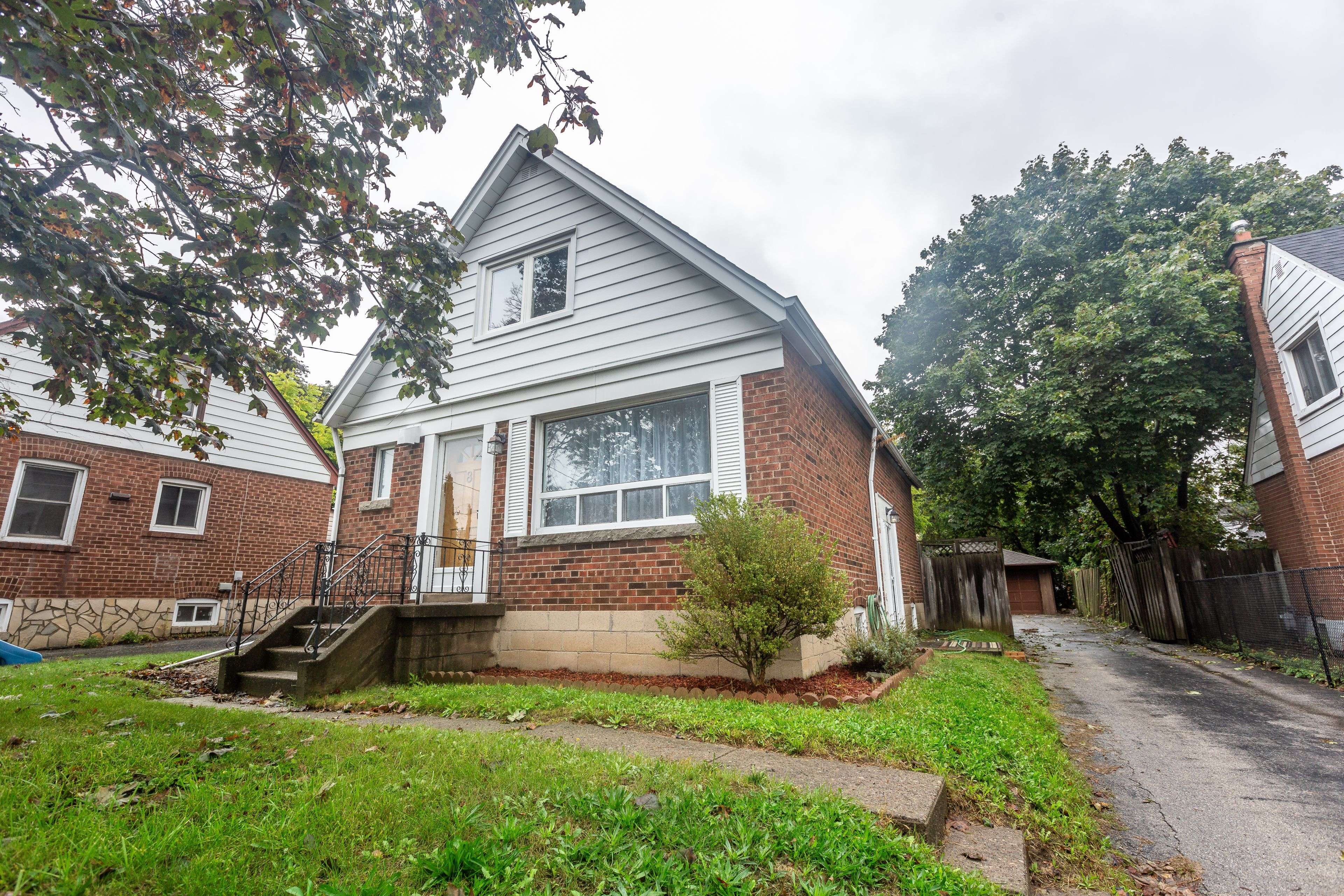 Toronto E04, ON M1L 2H8,8 Southmead RD