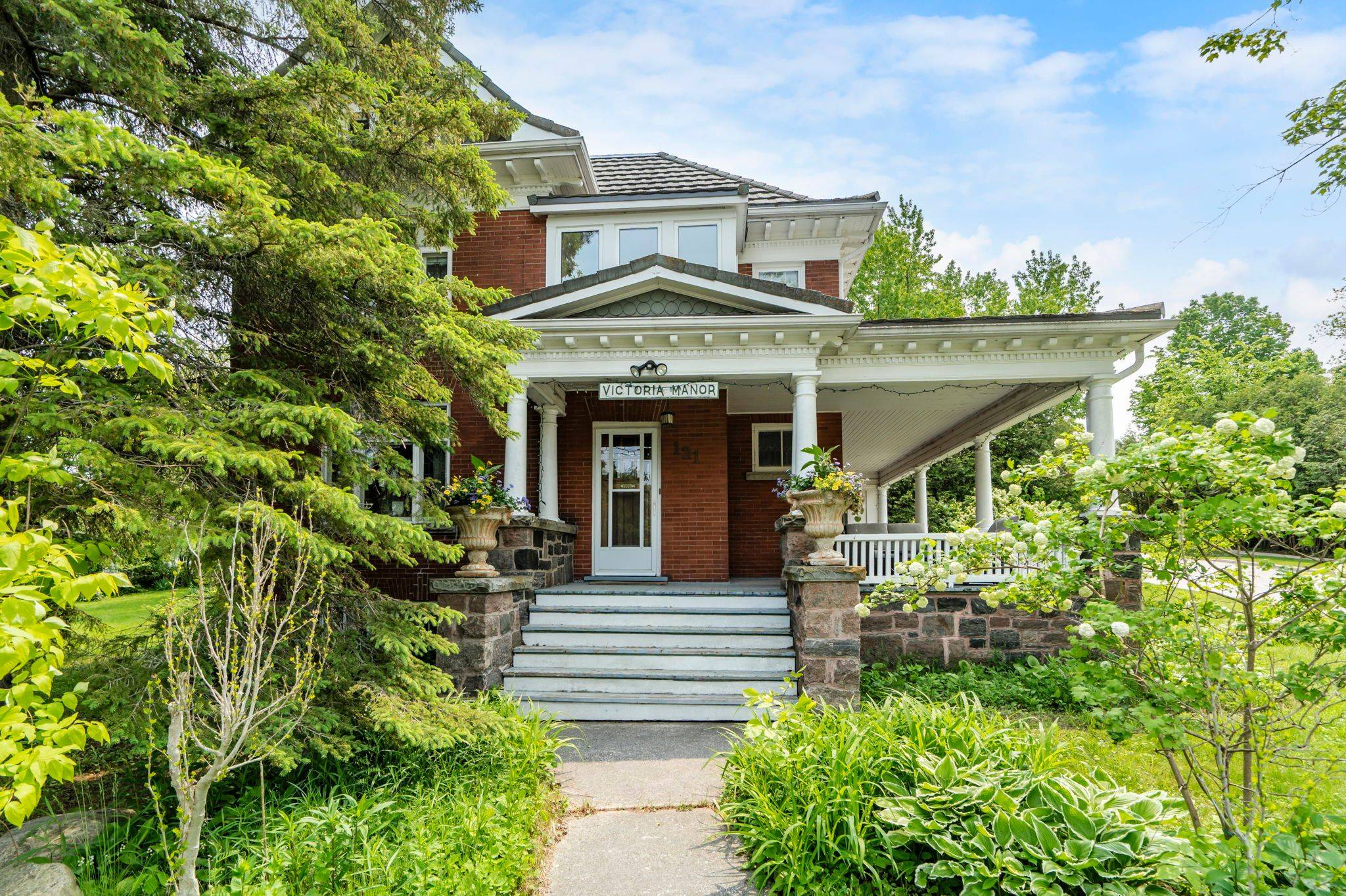 Tay, ON L0K 2A0,117&121 Richard ST