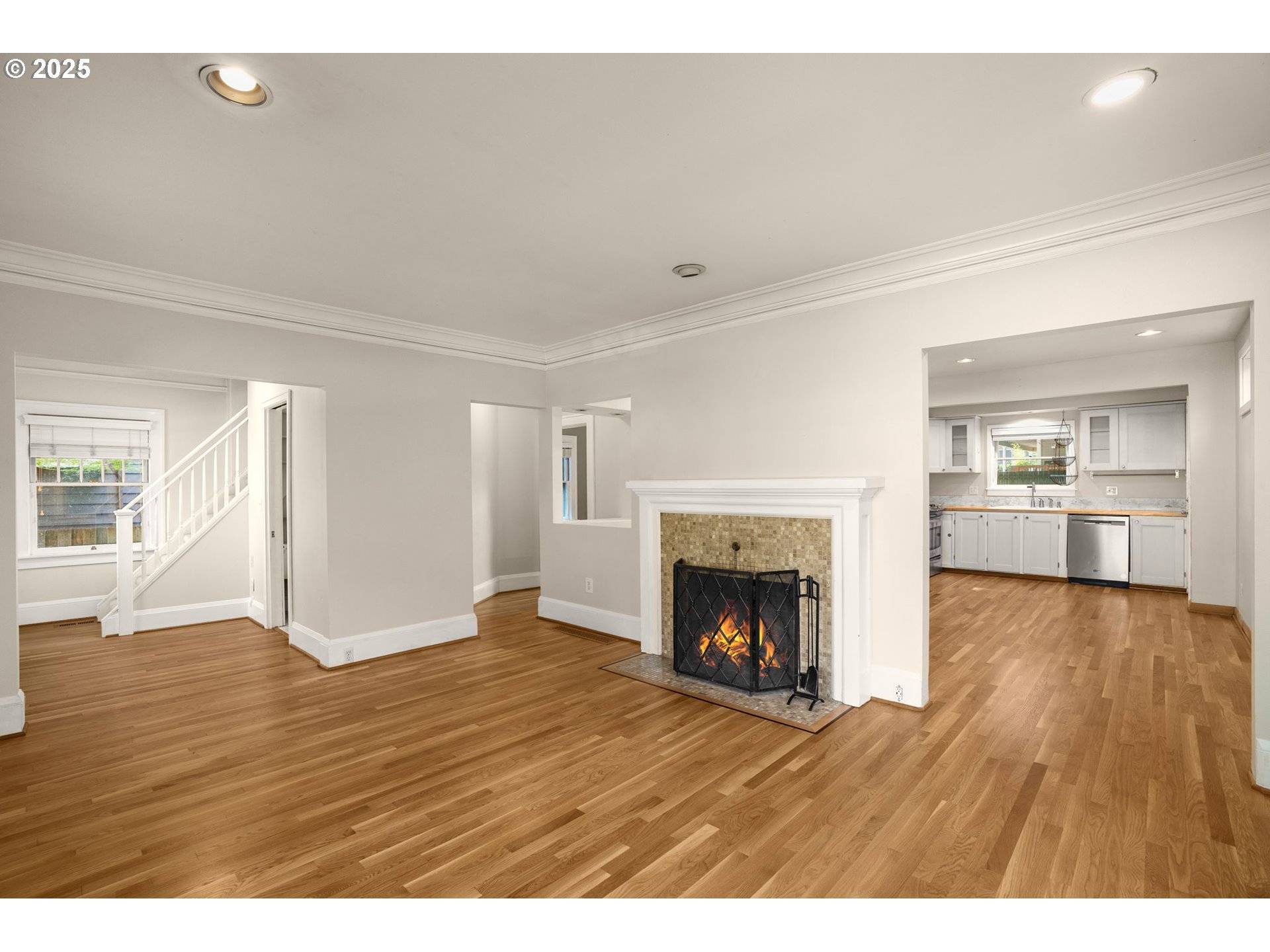 Portland, OR 97239,404 S DAKOTA ST