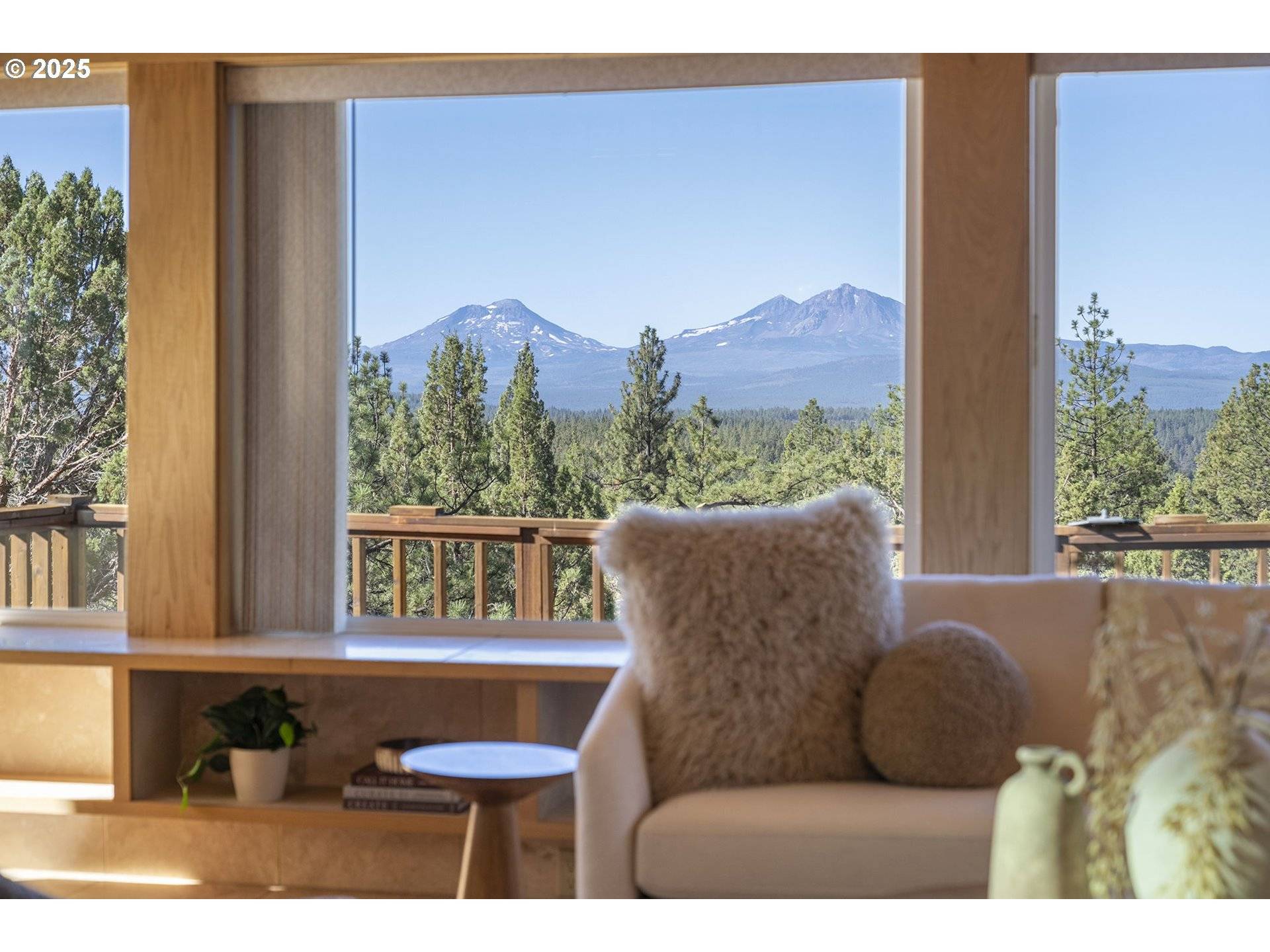 Sisters, OR 97759,16966 CANYON CREST DR