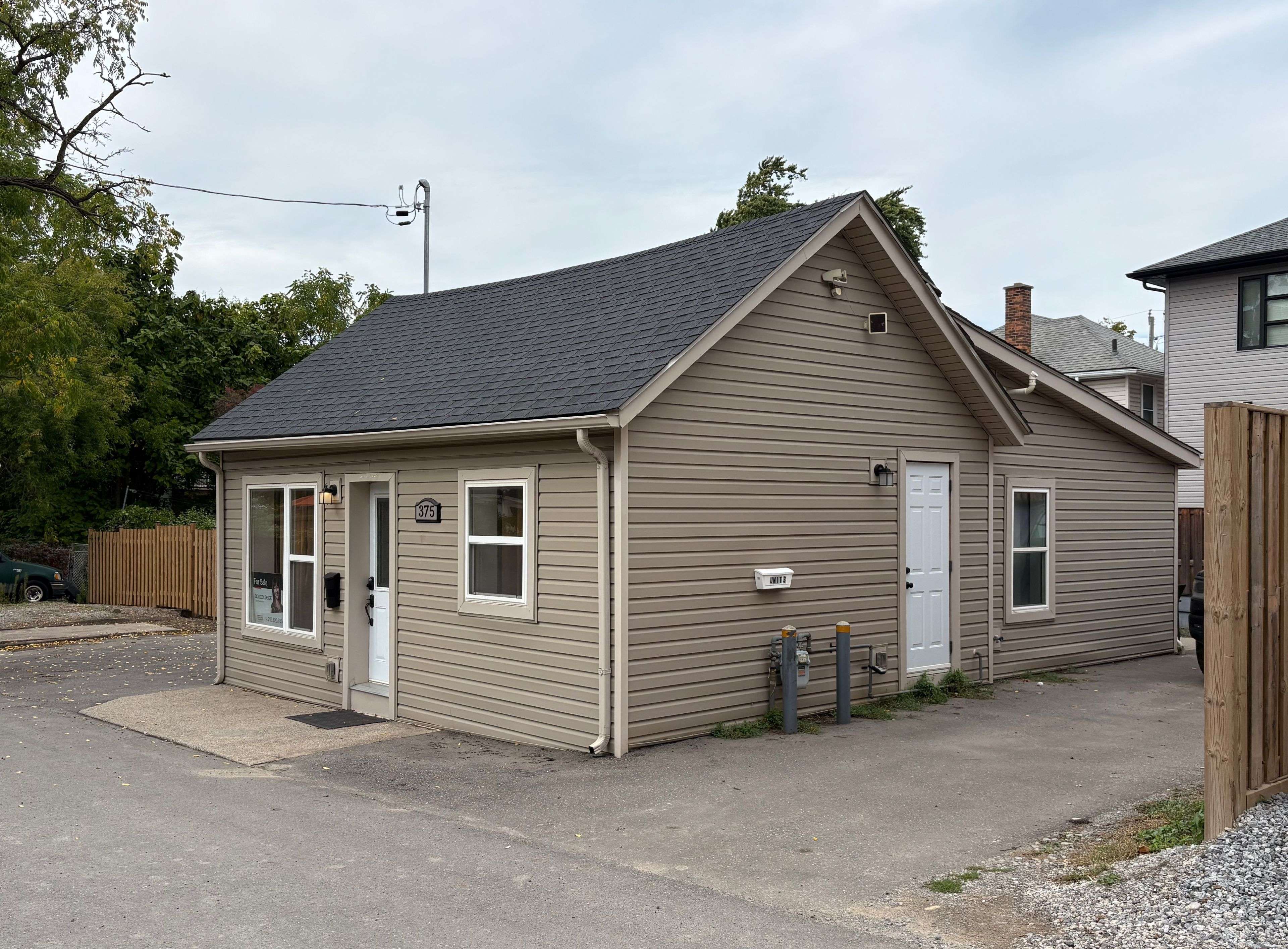 St. Catharines, ON L2T 1B9,375 Almond LN