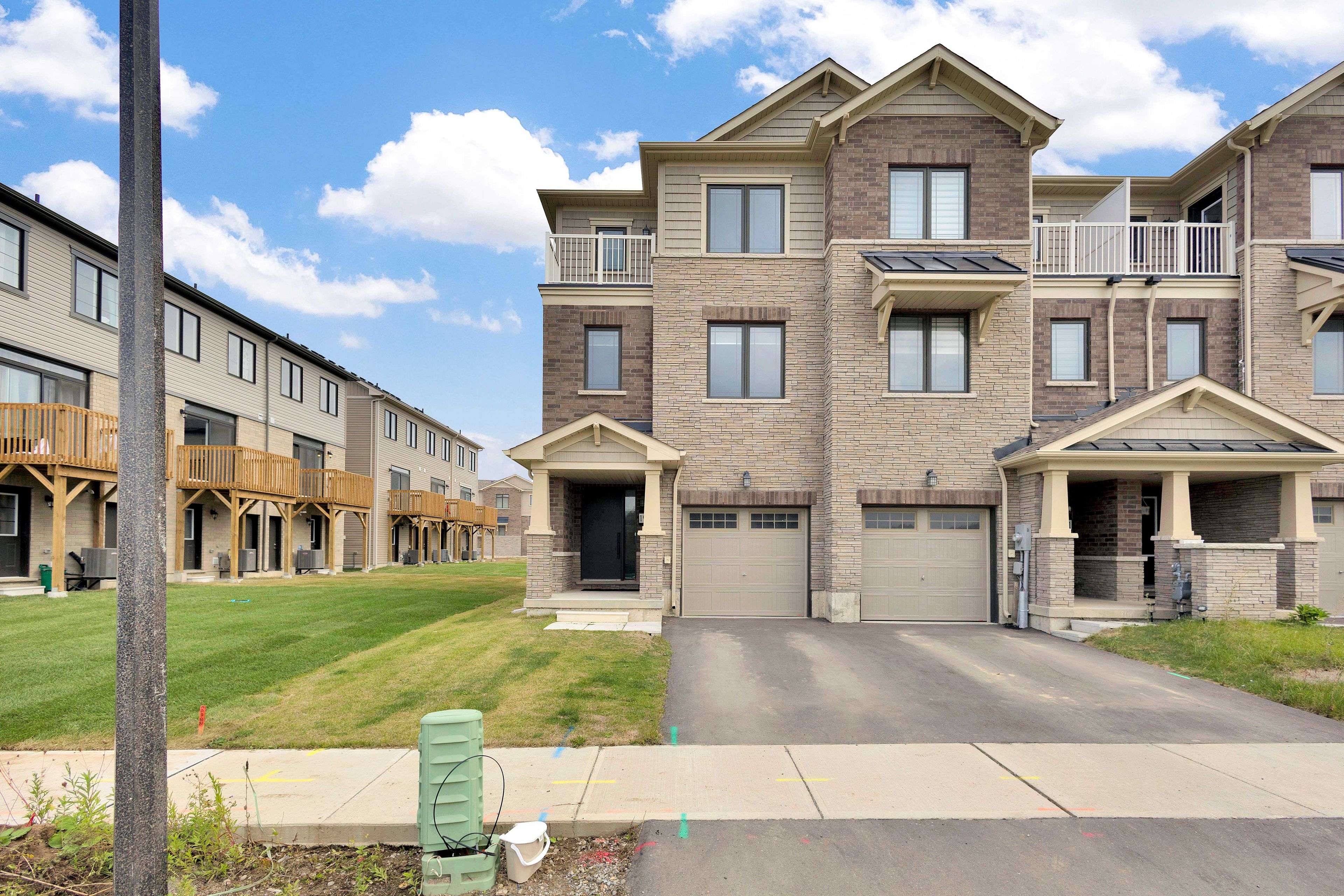 Brantford, ON N3T 0W4,19 Baskett ST