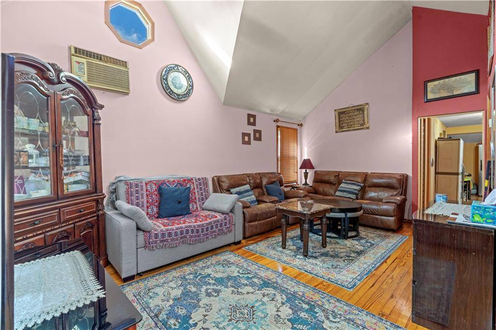 Brooklyn, NY 11229,108 Celeste CT