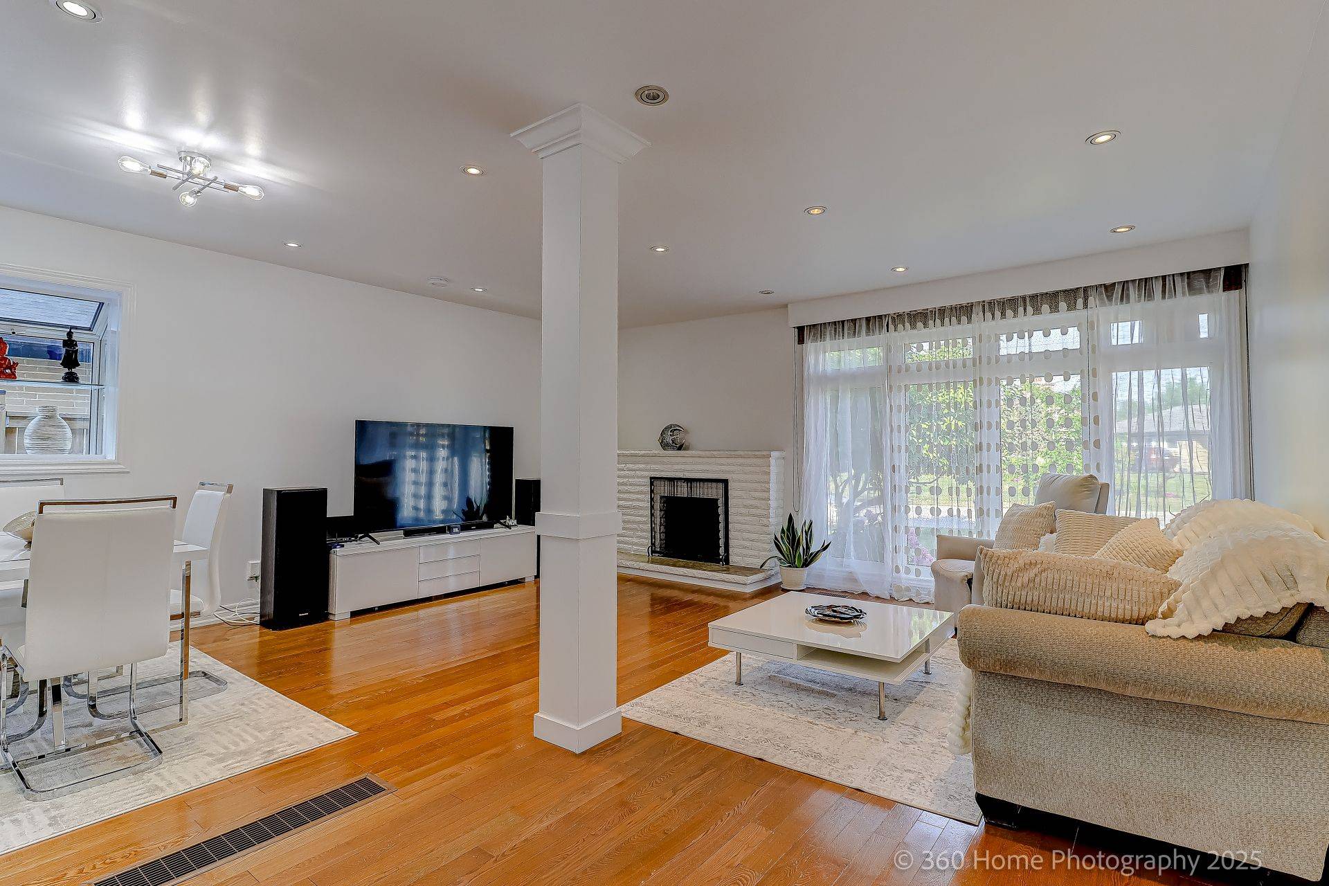 Toronto E04, ON M1K 3V1,38 Moorecroft CRES