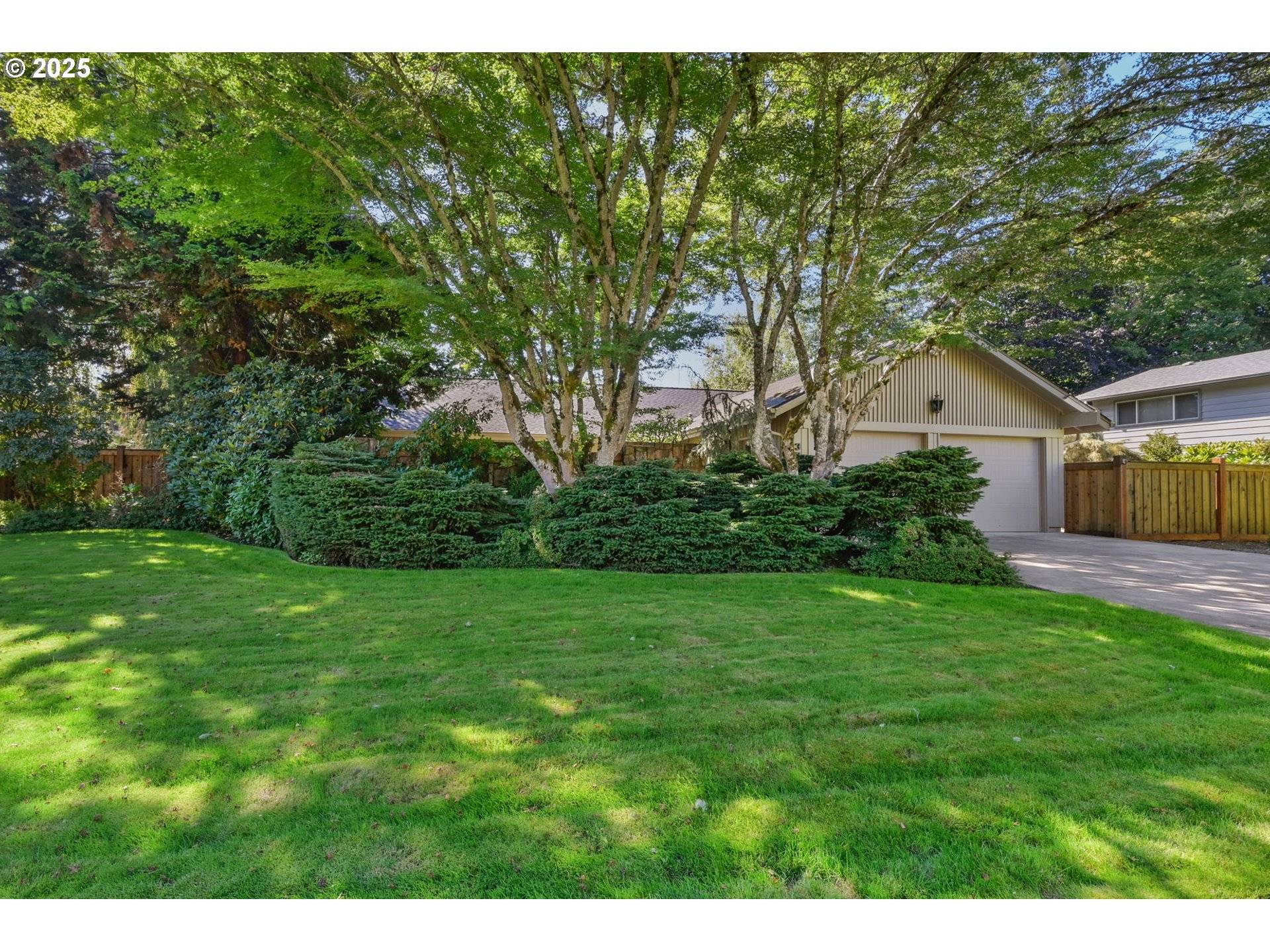 Eugene, OR 97401,3360 BUCKINGHAM AVE