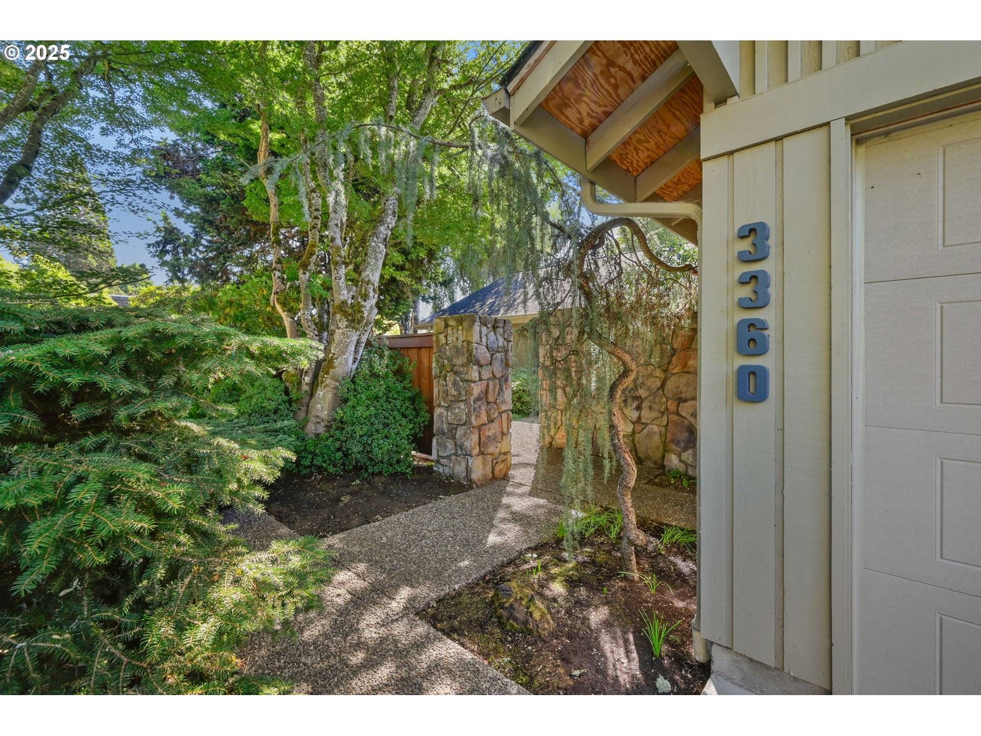 Eugene, OR 97401,3360 BUCKINGHAM AVE