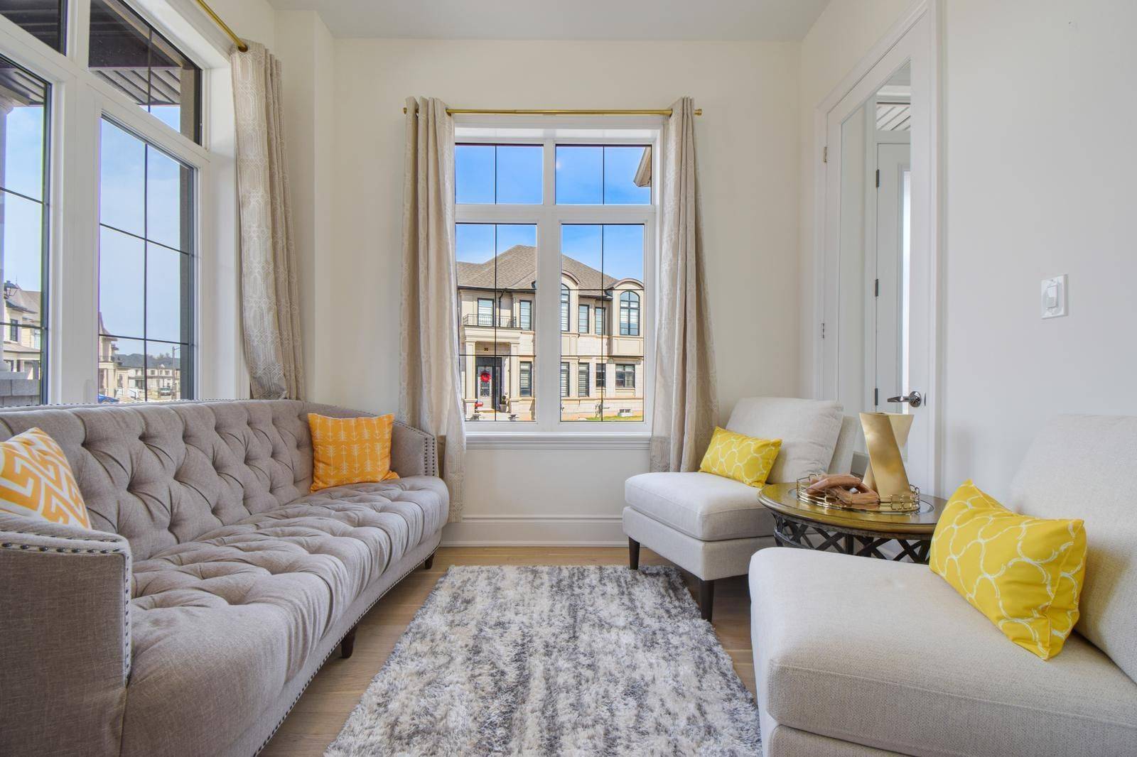 Oakville, ON L6M 5M7,2368 Edward Leaver TRL