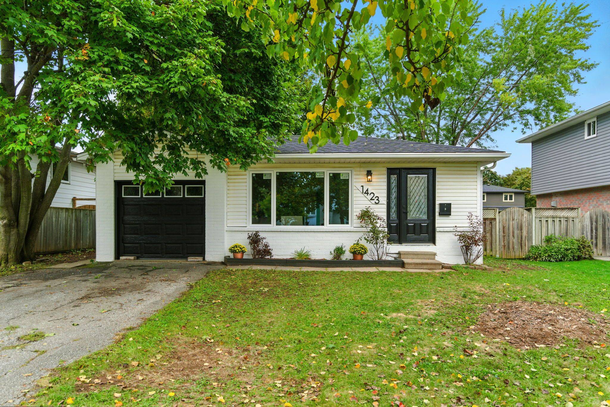 Burlington, ON L7M 1N6,1423 Thornton RD