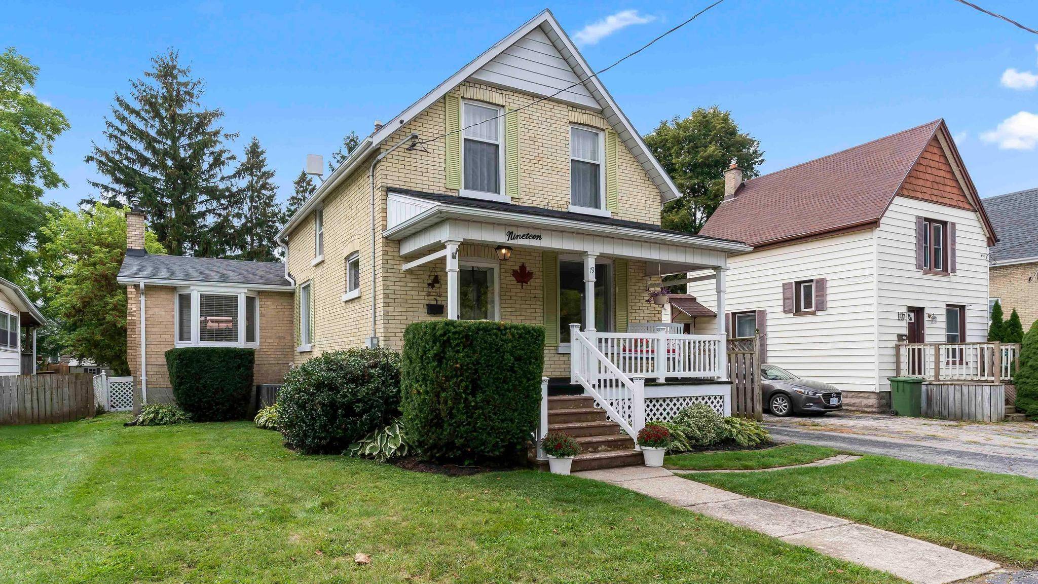 St. Thomas, ON N5R 1M4,19 CEDAR ST