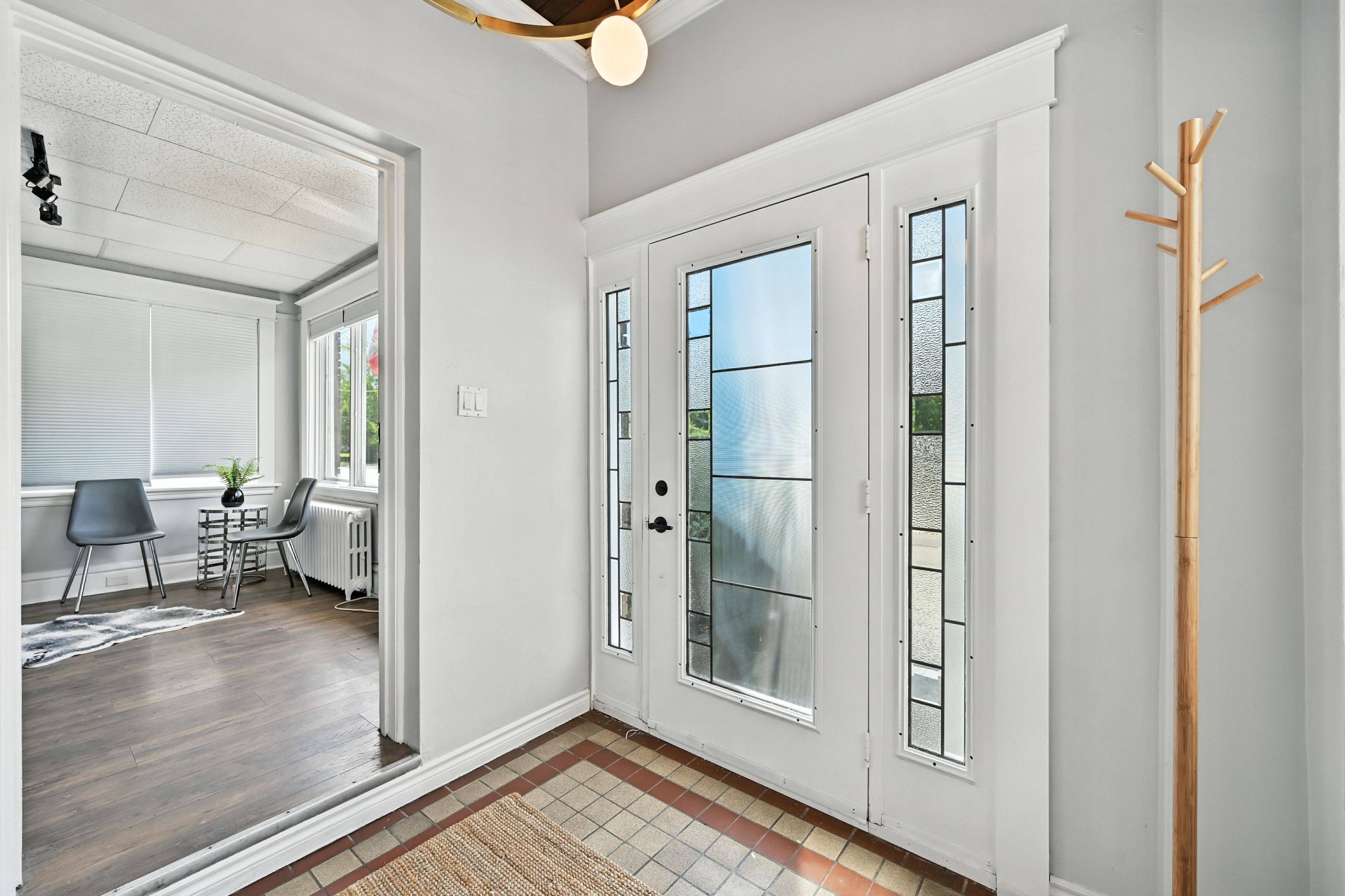 Hamilton, ON L8M 1N5,1047 Main ST E