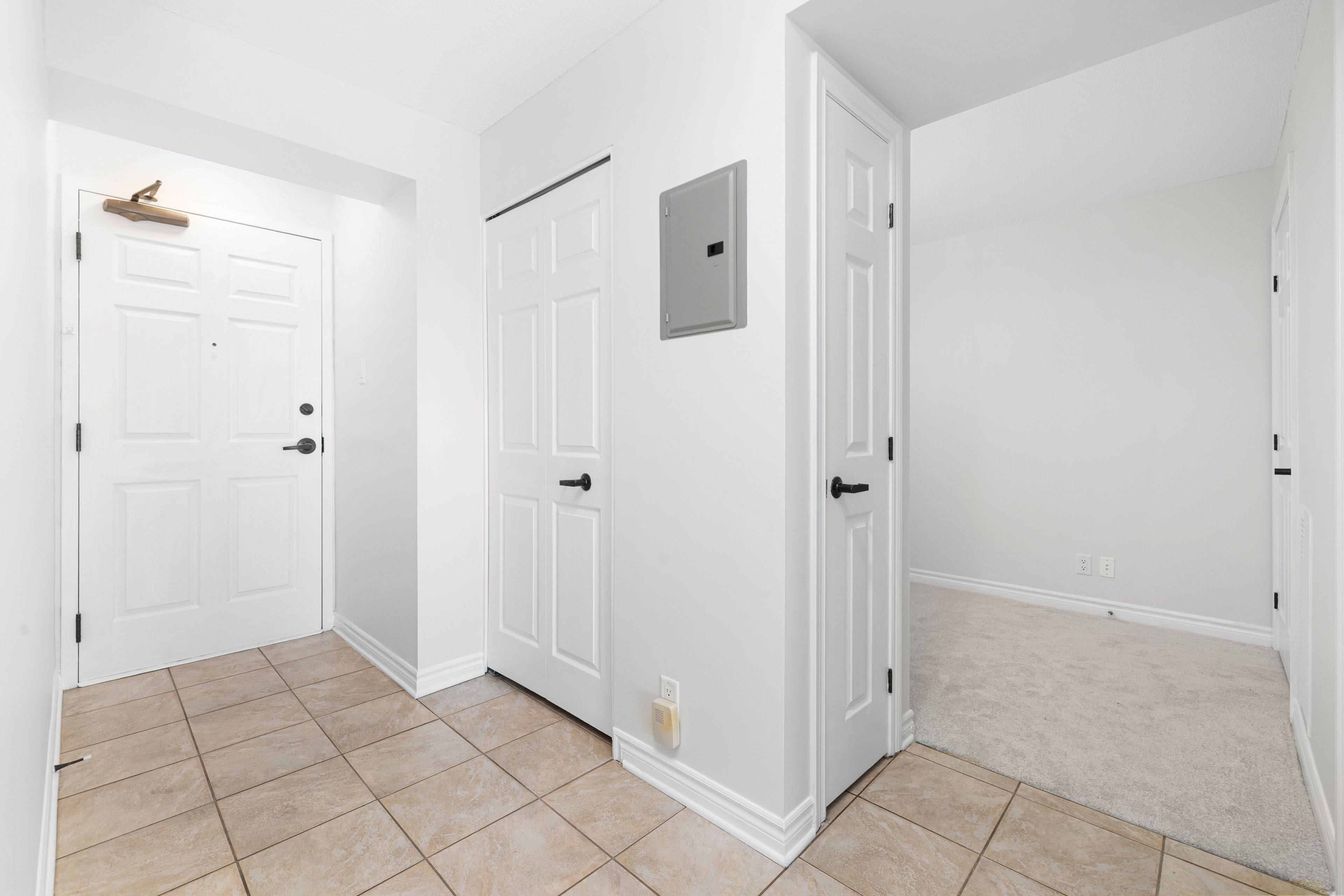 Cityview - Parkwoods Hills - Rideau Shore, ON K2E 1C8,120 Grant Carman DR #901