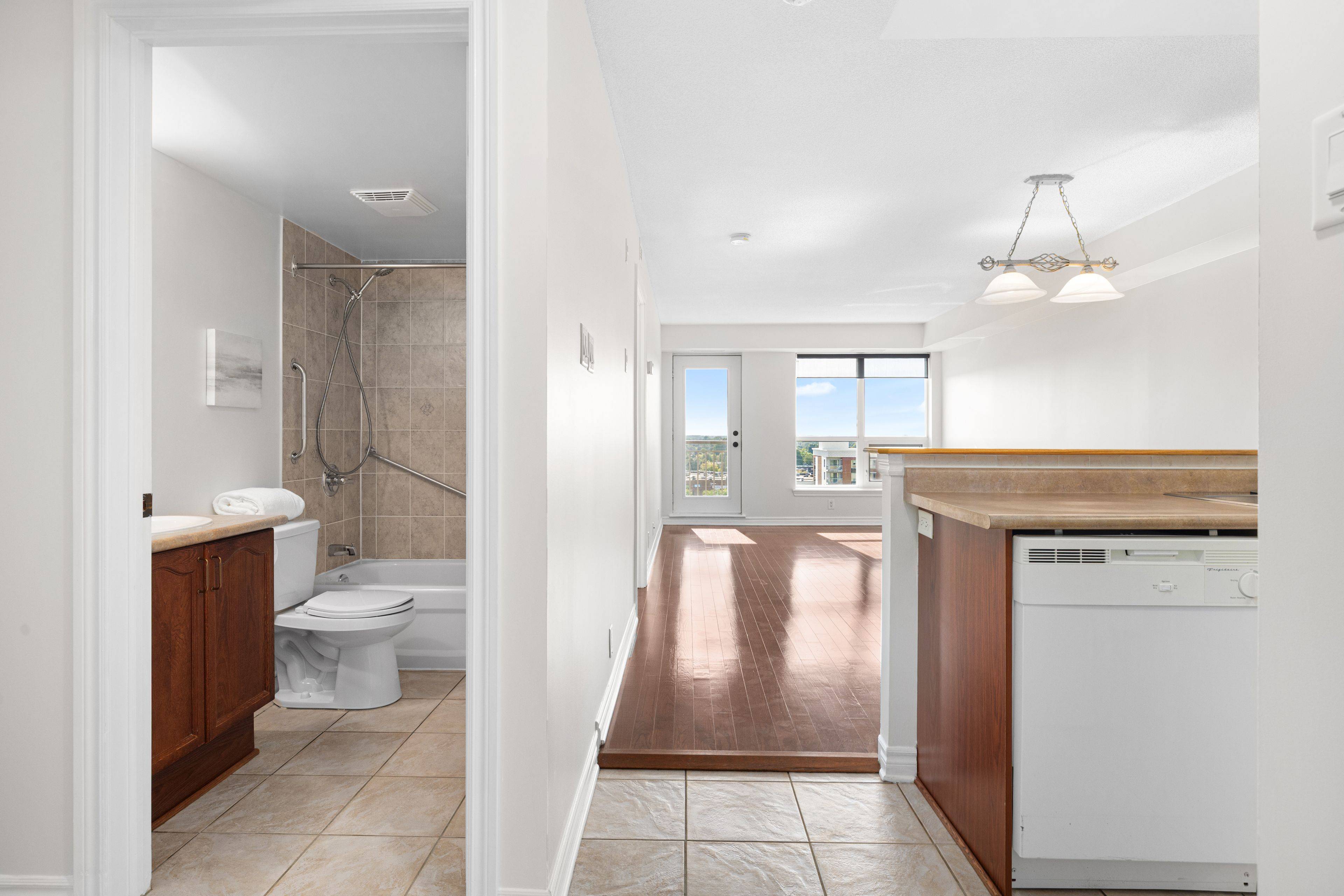 Cityview - Parkwoods Hills - Rideau Shore, ON K2E 1C8,120 Grant Carman DR #901