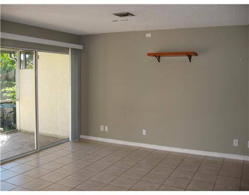 Margate, FL 33063,4826 S HEMINGWAY CIR #104