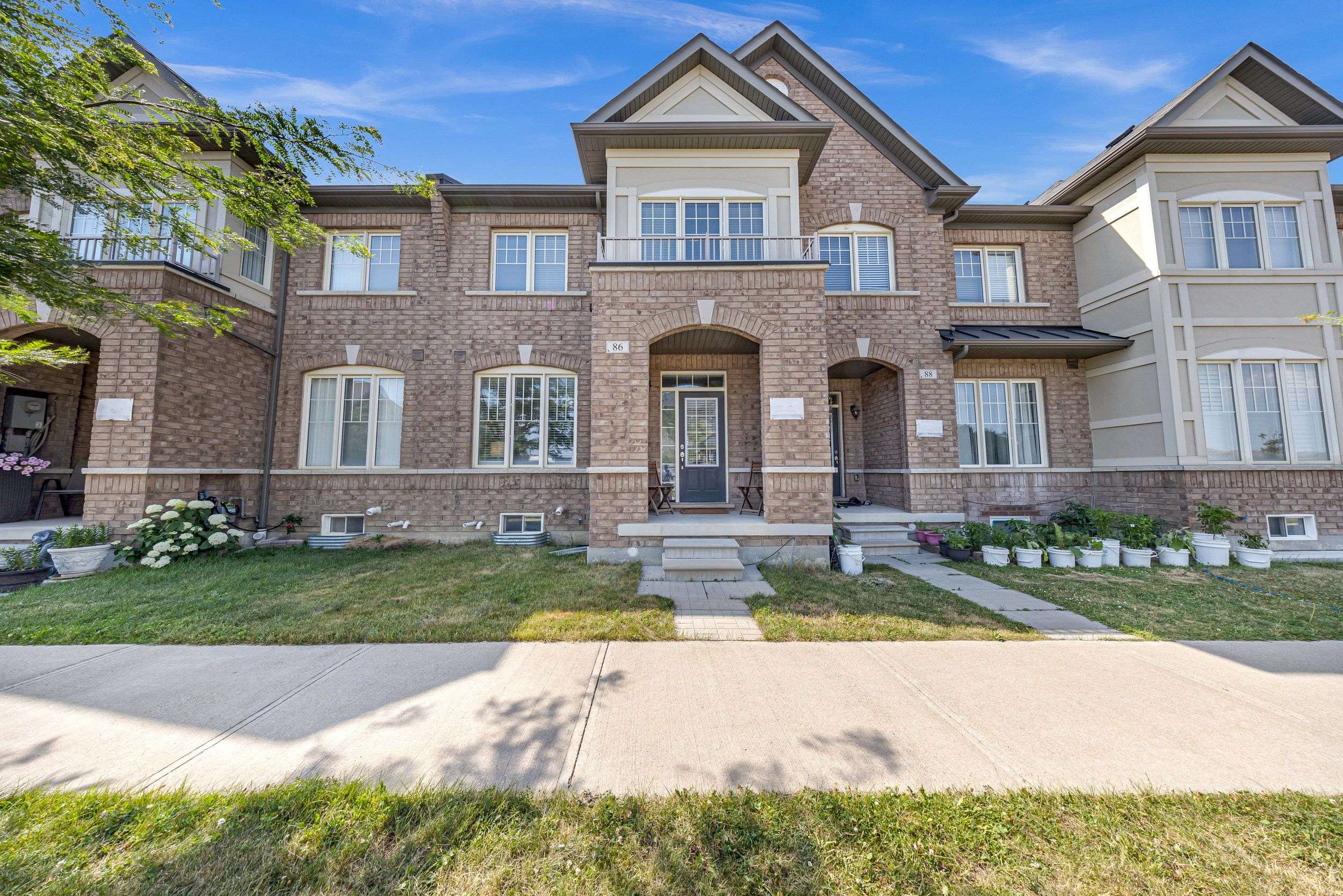 Brampton, ON L6R 0B6,86 Saint Dennis RD