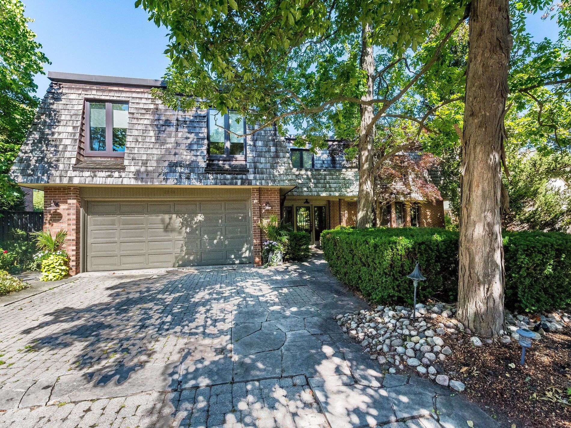 Mississauga, ON L5C 1W6,2269 Shardawn Mews