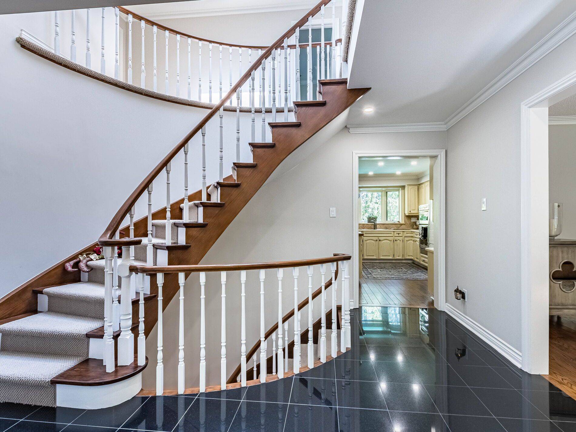 Mississauga, ON L5C 1W6,2269 Shardawn Mews