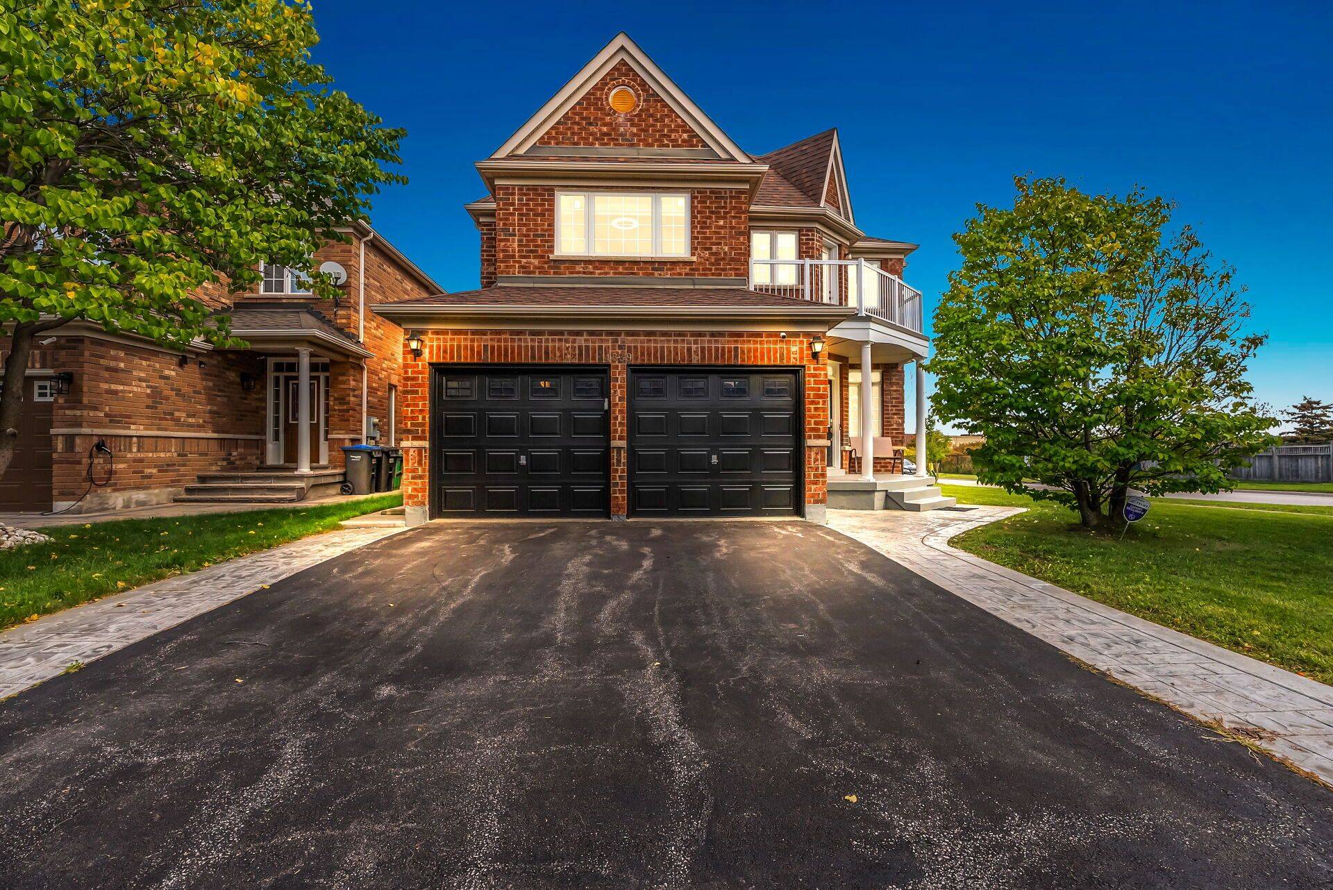 Mississauga, ON L5M 7R1,4839 Marble Arch Mews
