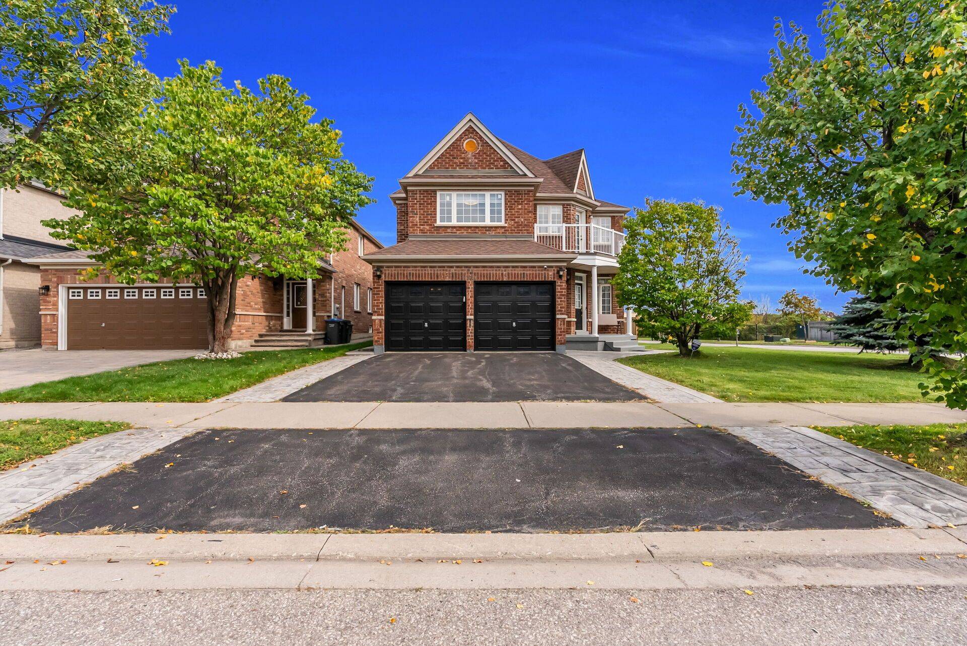 Mississauga, ON L5M 7R1,4839 Marble Arch Mews