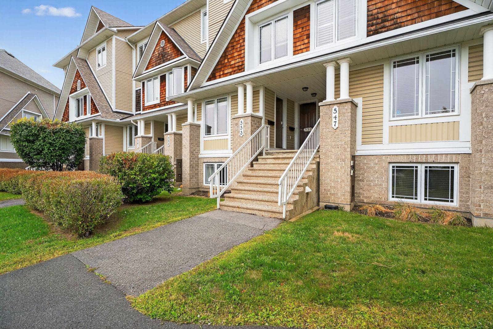 Orleans - Cumberland And Area, ON K4A 0H4,553 Lakeridge DR