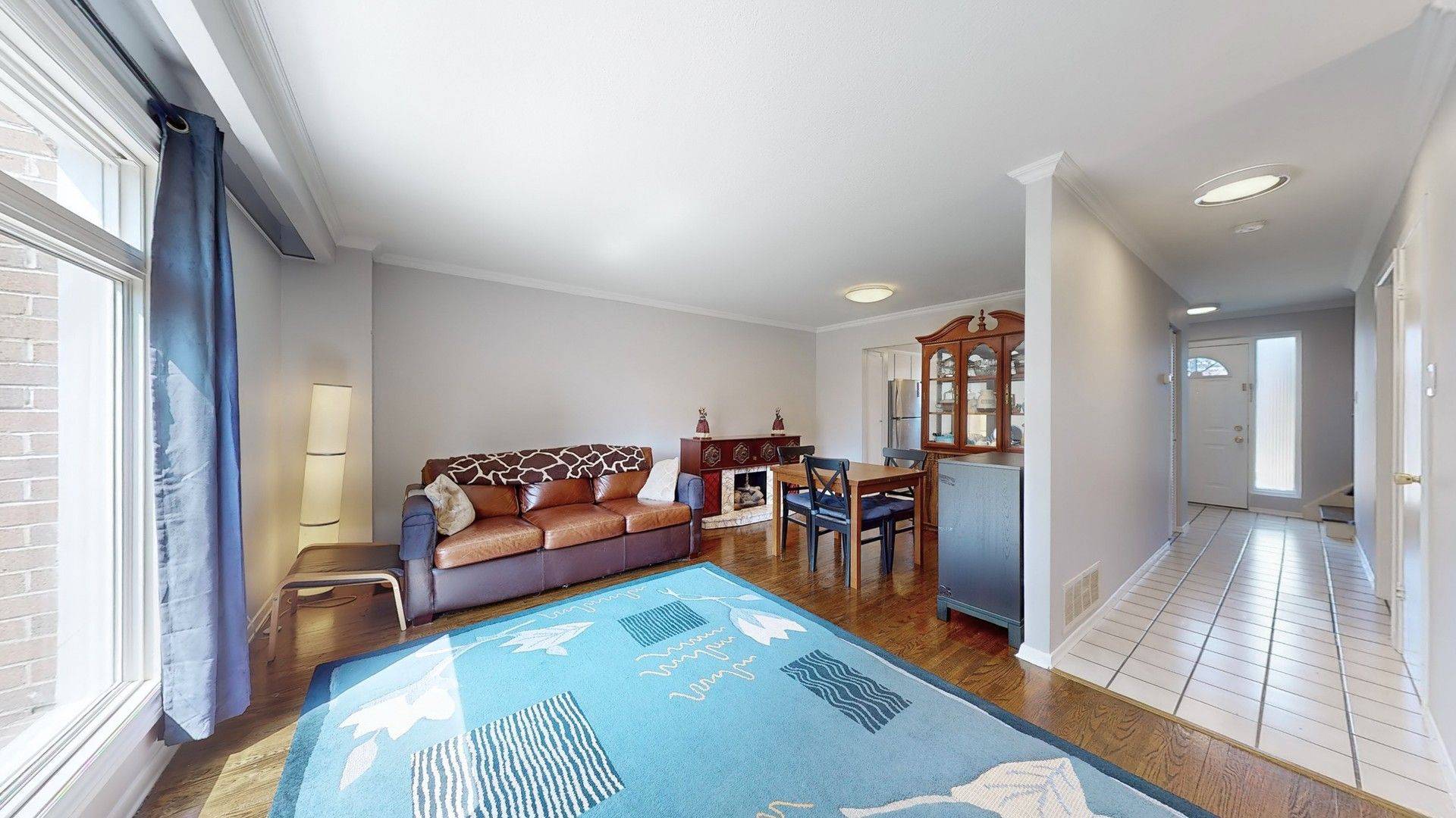 Toronto W10, ON M9V 3T3,6 Lexington AVE #5