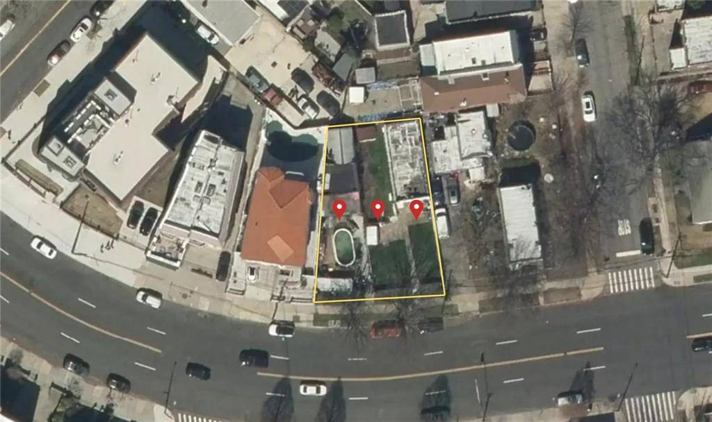 East Elmhurst, NY 11370,70-11 Ditmars BLVD