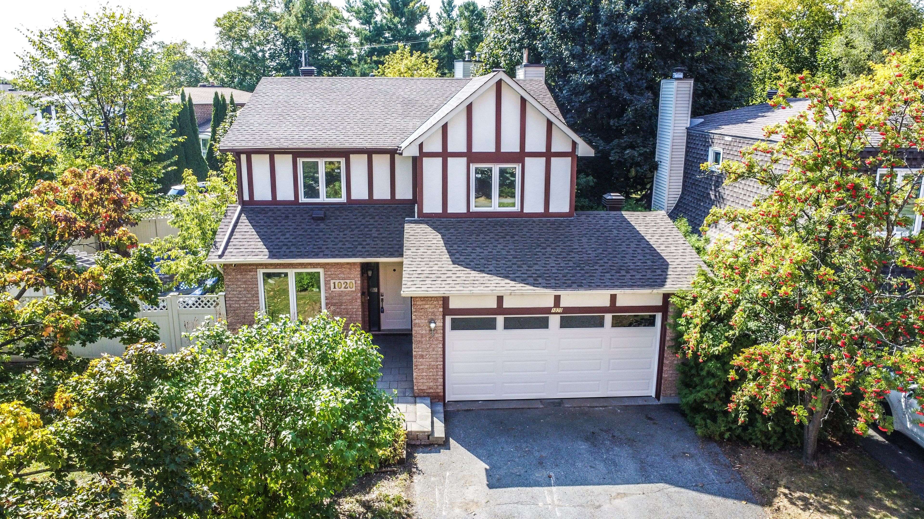 Britannia Heights - Queensway Terrace N And Area, ON K2B 8L8,1020 Grenon AVE