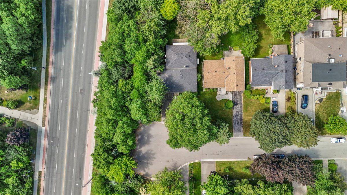 Toronto C07, ON M2R 1B3,354 Betty Ann DR