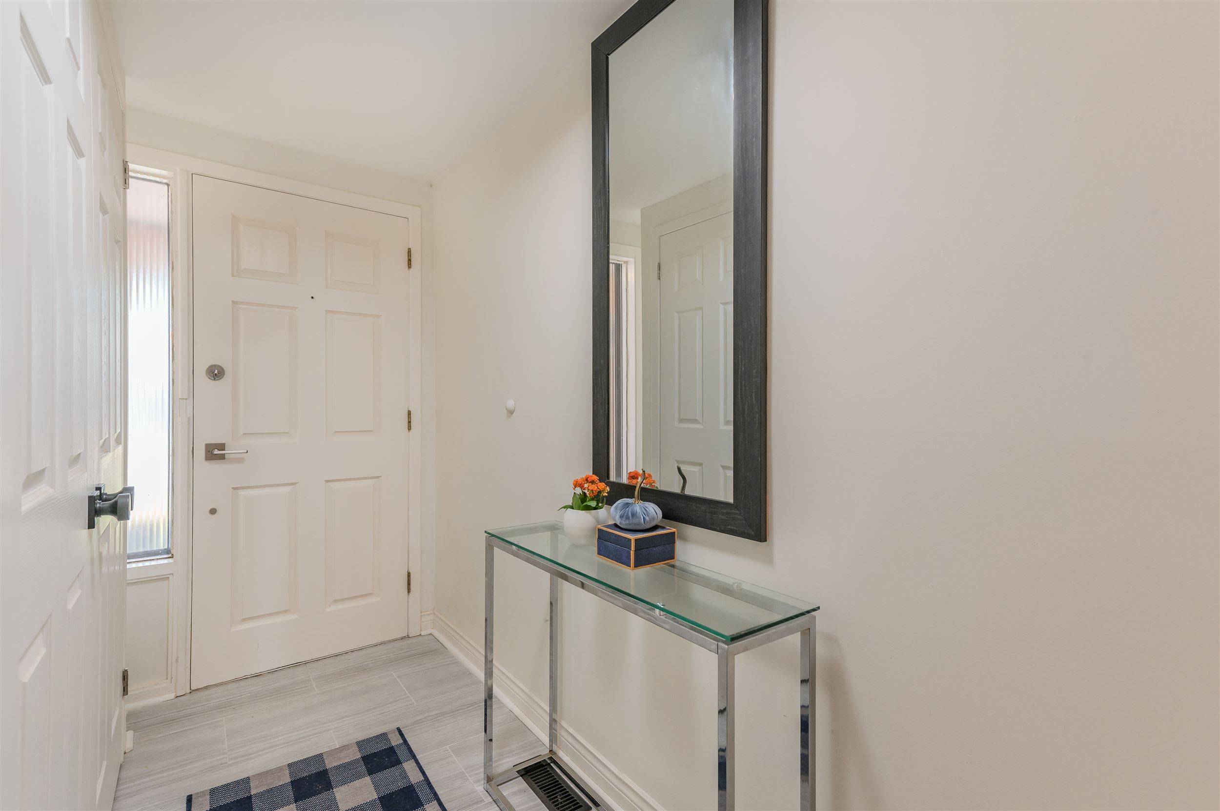 Toronto E08, ON M1M 3M9,21 Rockwood DR #2