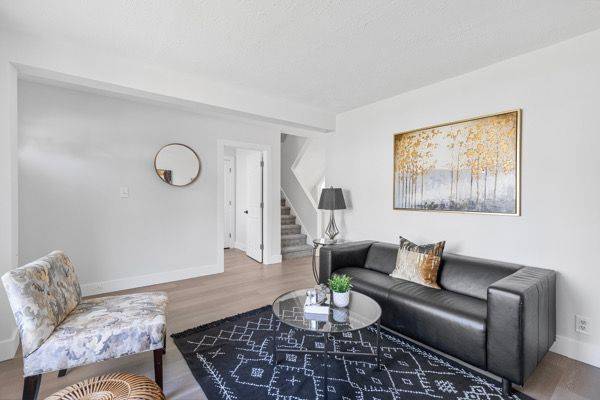 Hamilton, ON L8V 3C8,205 East 26th ST