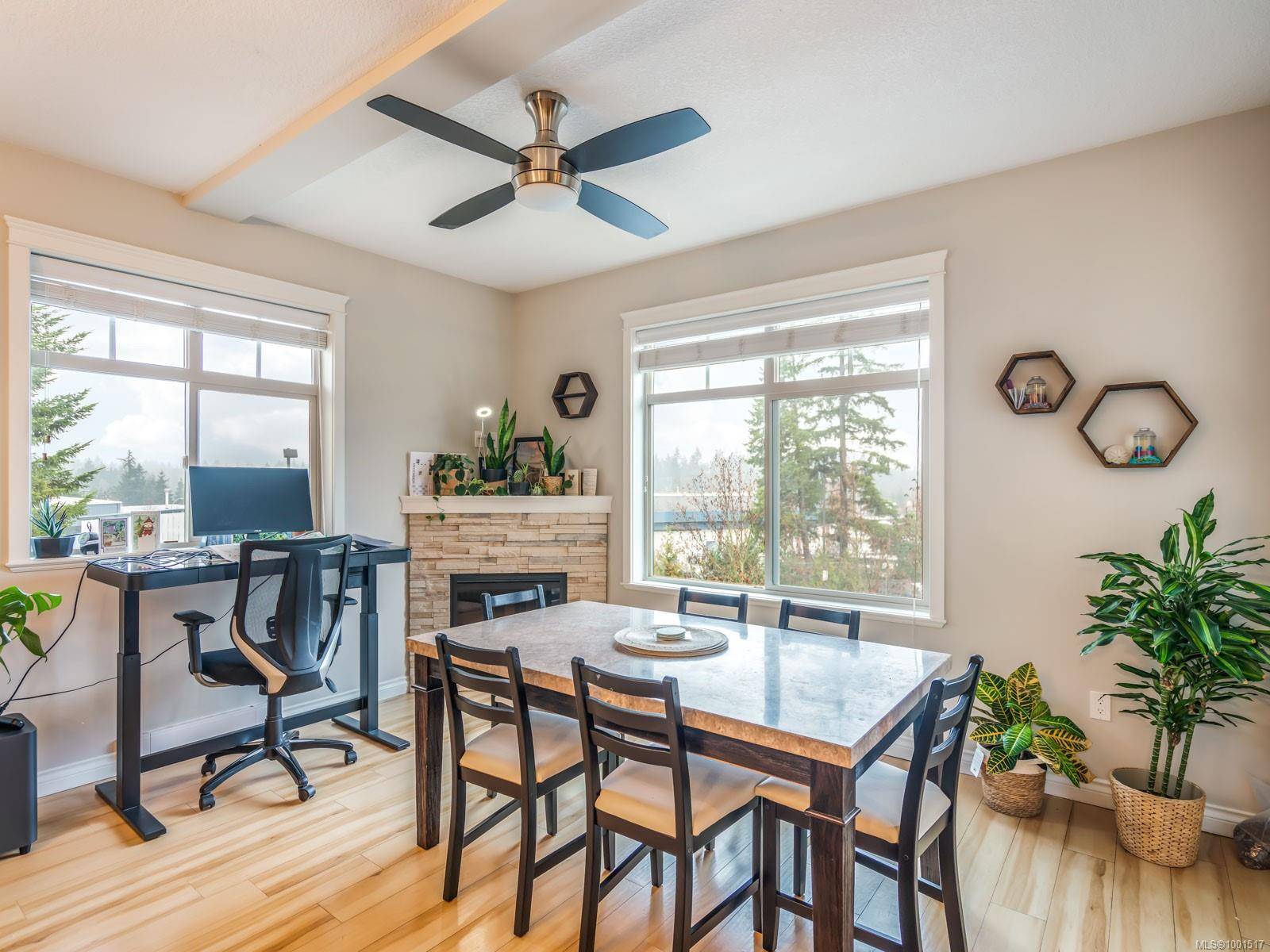 Nanaimo, BC V9S 2N2,2117 Meredith Rd #301